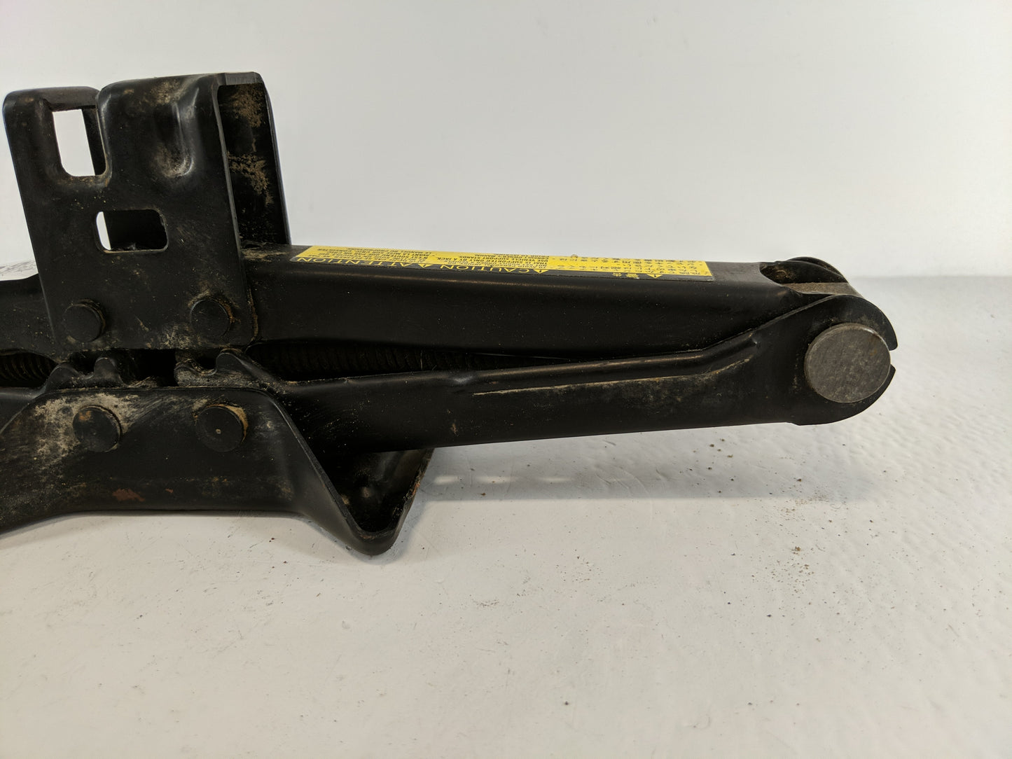 2007 Toyota Solara Spare Scissor Car Jack 1100902 - Oemusedautoparts1.com