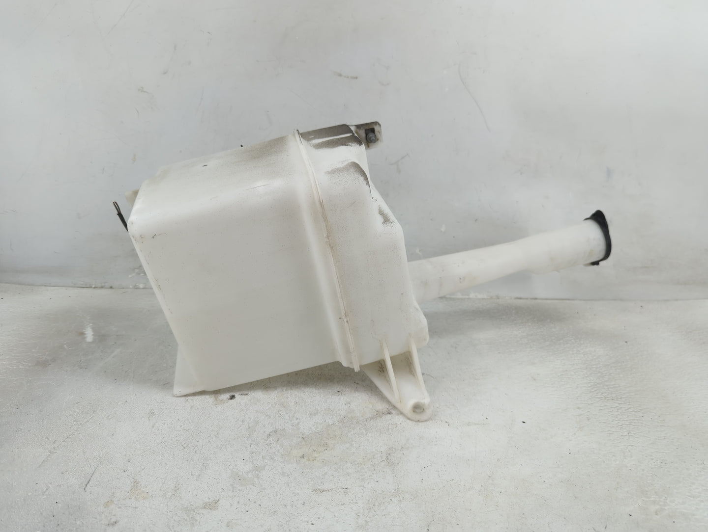2007 Toyota Solara Windshield Washer Fluid Reservoir Bottle Oem - Oemusedautoparts1.com