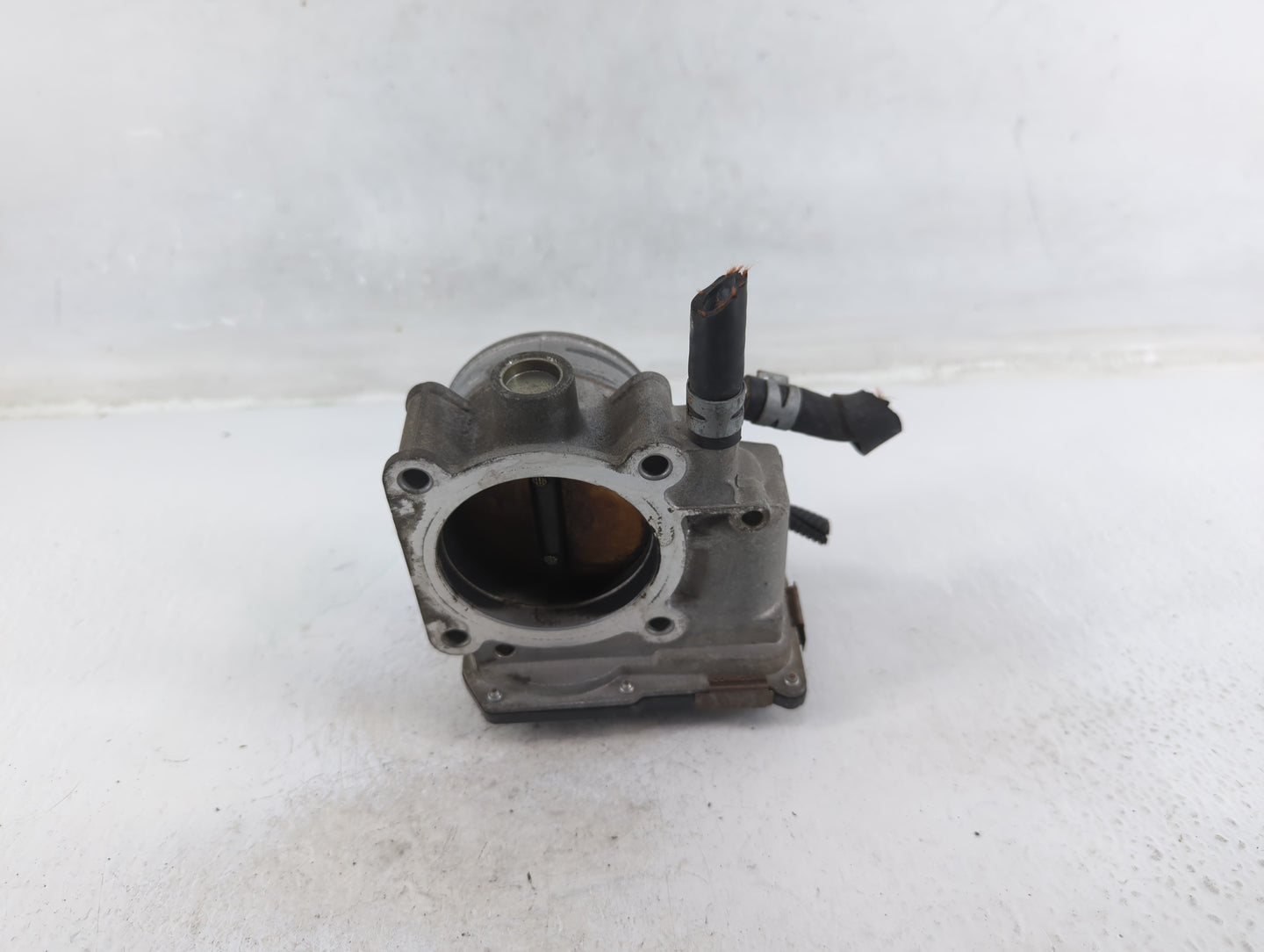 2004-2008 Toyota Solara Throttle Body P/N:7E10 C2050, 22030-20060 Fits Fits 2003 2004 2005 2006 2007 2008 2009 2010 OEM Used