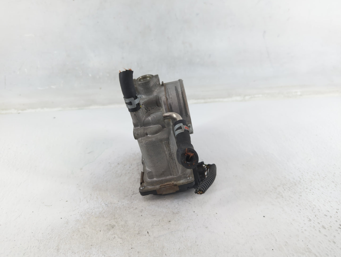 2004-2008 Toyota Solara Throttle Body P/N:7E10 C2050, 22030-20060 Fits Fits 2003 2004 2005 2006 2007 2008 2009 2010 OEM Used