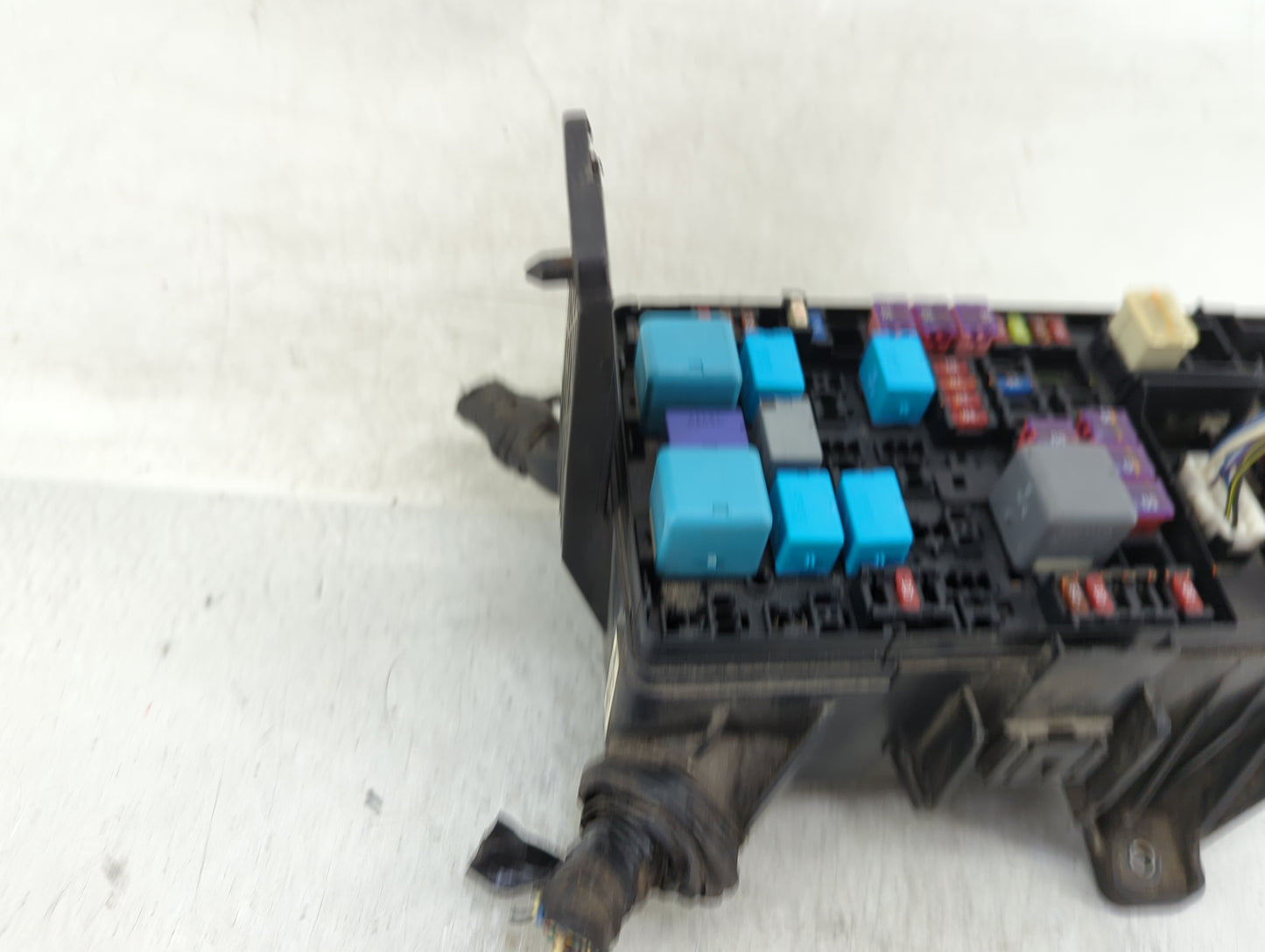 2005-2008 Toyota Tacoma Fusebox Fuse Box Panel Relay Module P/N:82662-04030 Fits Fits 2005 2006 2007 2008 OEM Used Auto Part