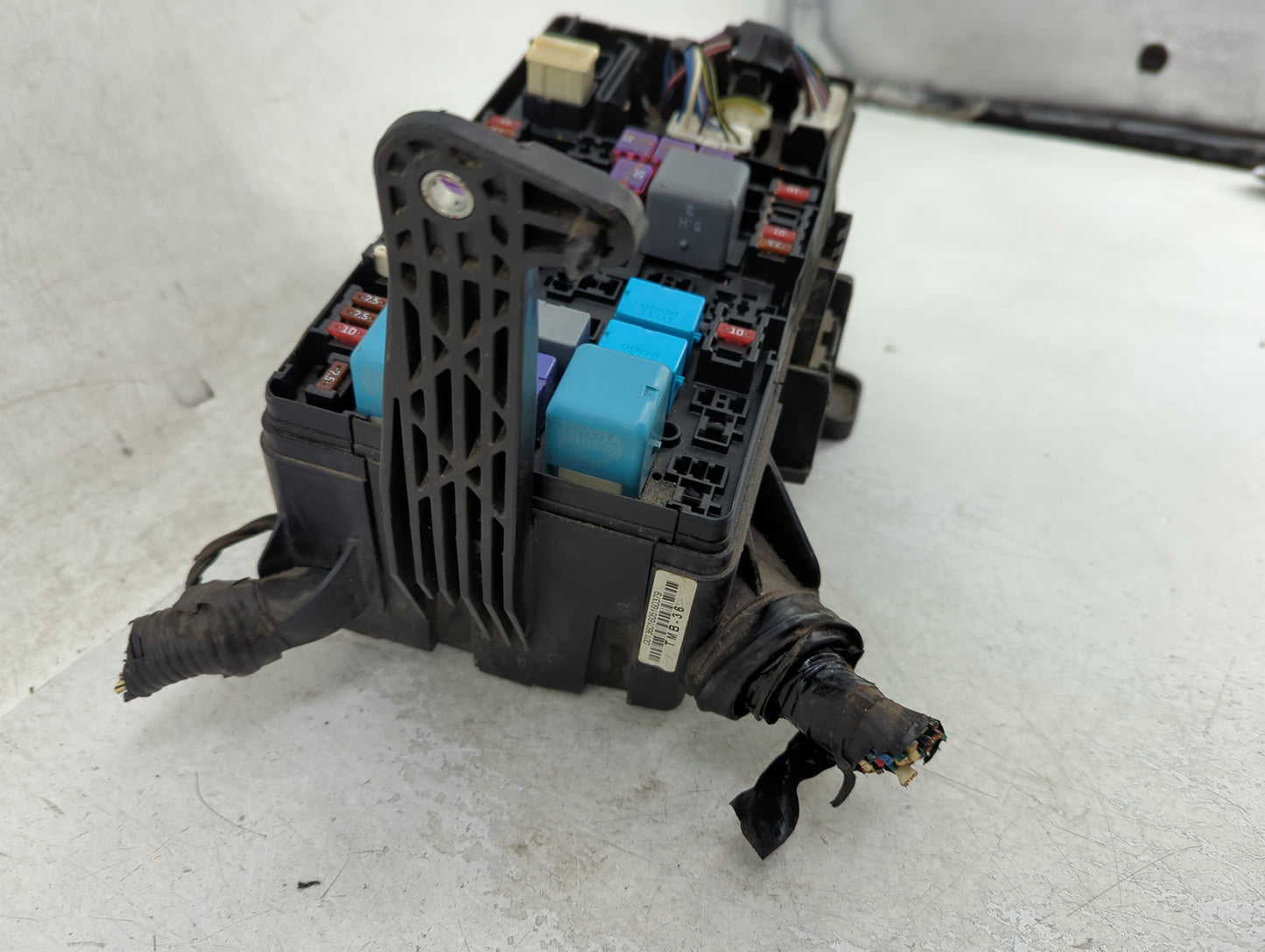 2005-2008 Toyota Tacoma Fusebox Fuse Box Panel Relay Module P/N:82662-04030 Fits Fits 2005 2006 2007 2008 OEM Used Auto Part