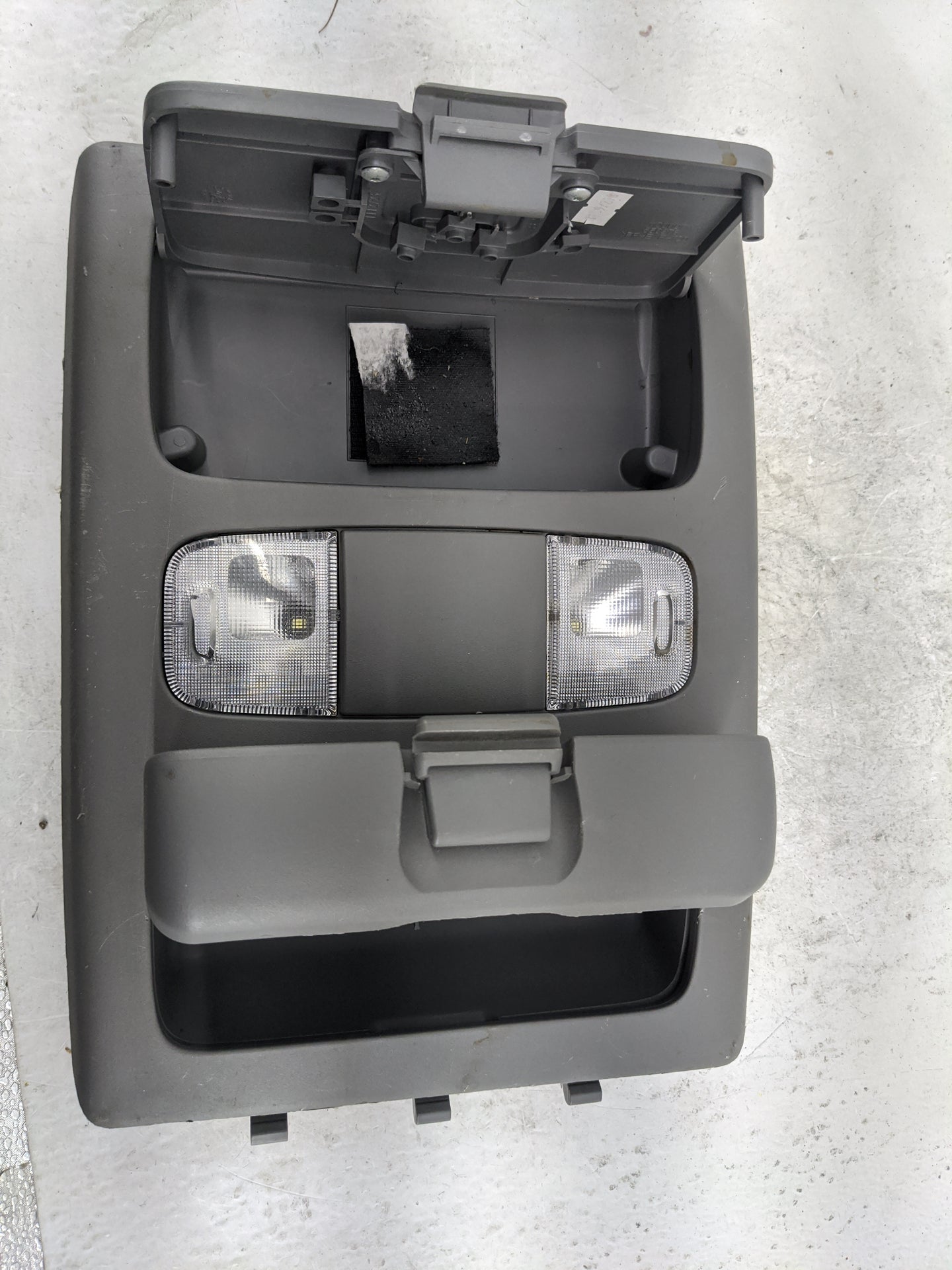 2007 Toyota Tacoma Overhead Roof Console Gray - Oemusedautoparts1.com