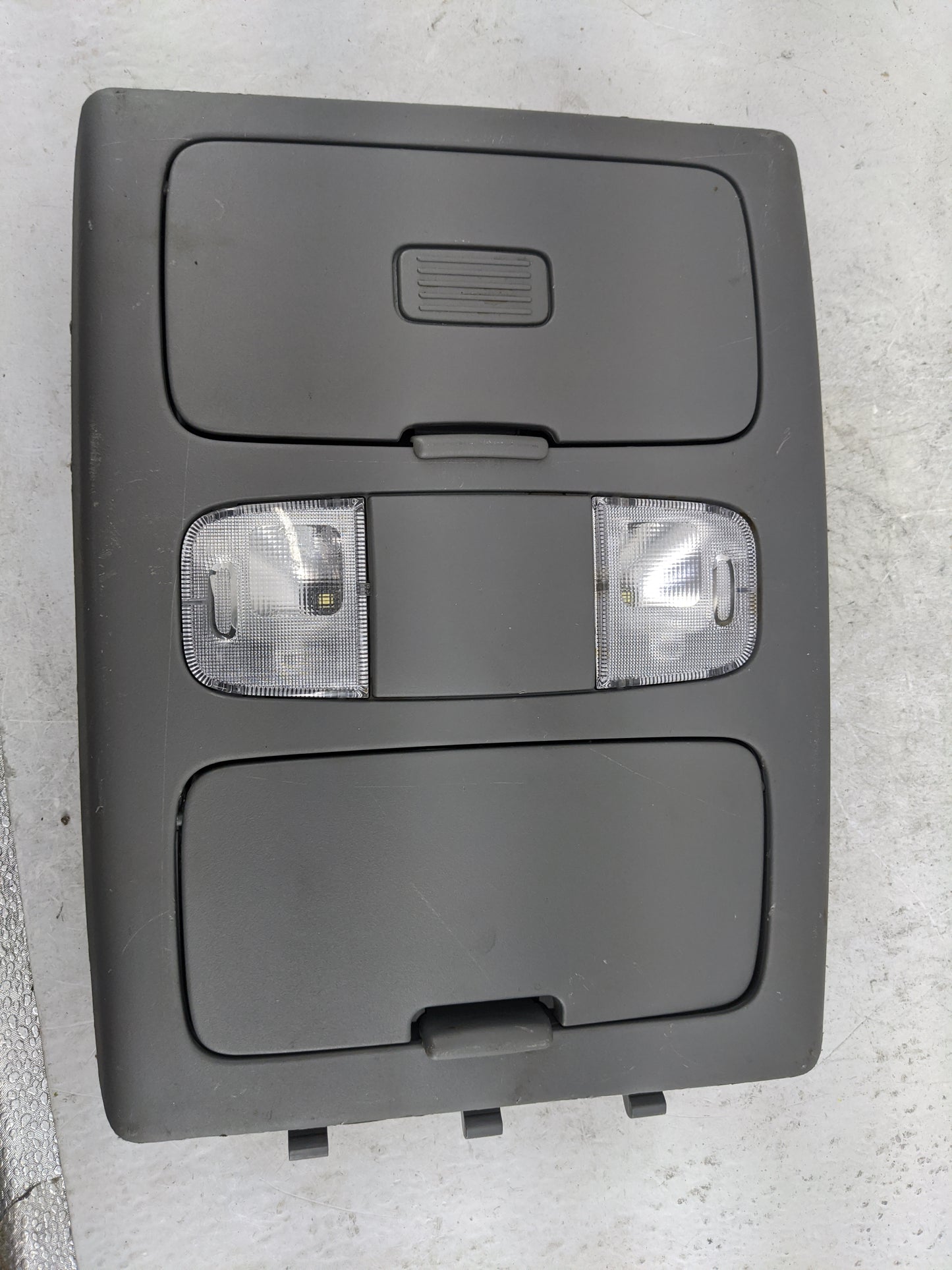 2007 Toyota Tacoma Overhead Roof Console Gray - Oemusedautoparts1.com