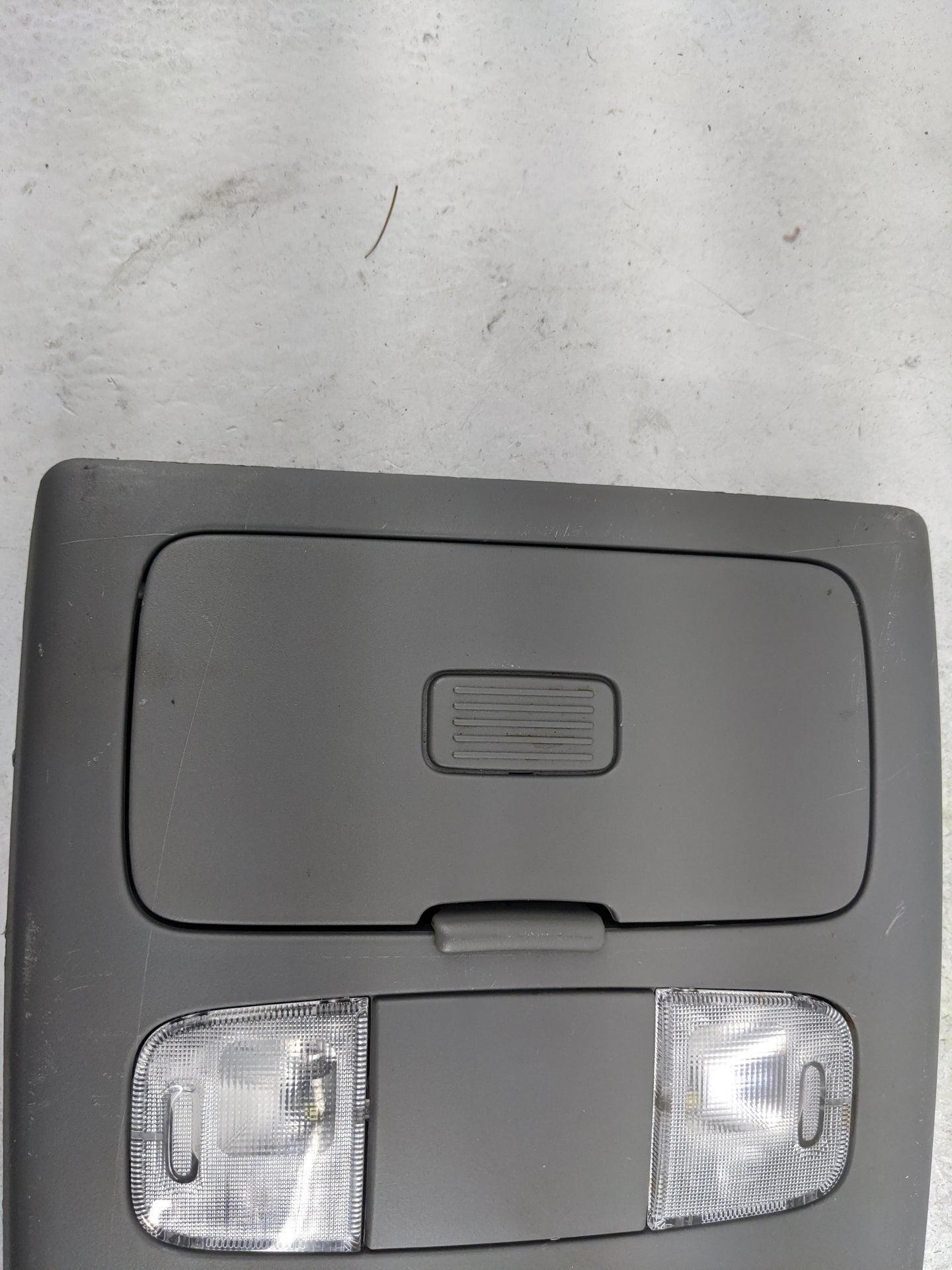 2007 Toyota Tacoma Overhead Roof Console Gray - Oemusedautoparts1.com