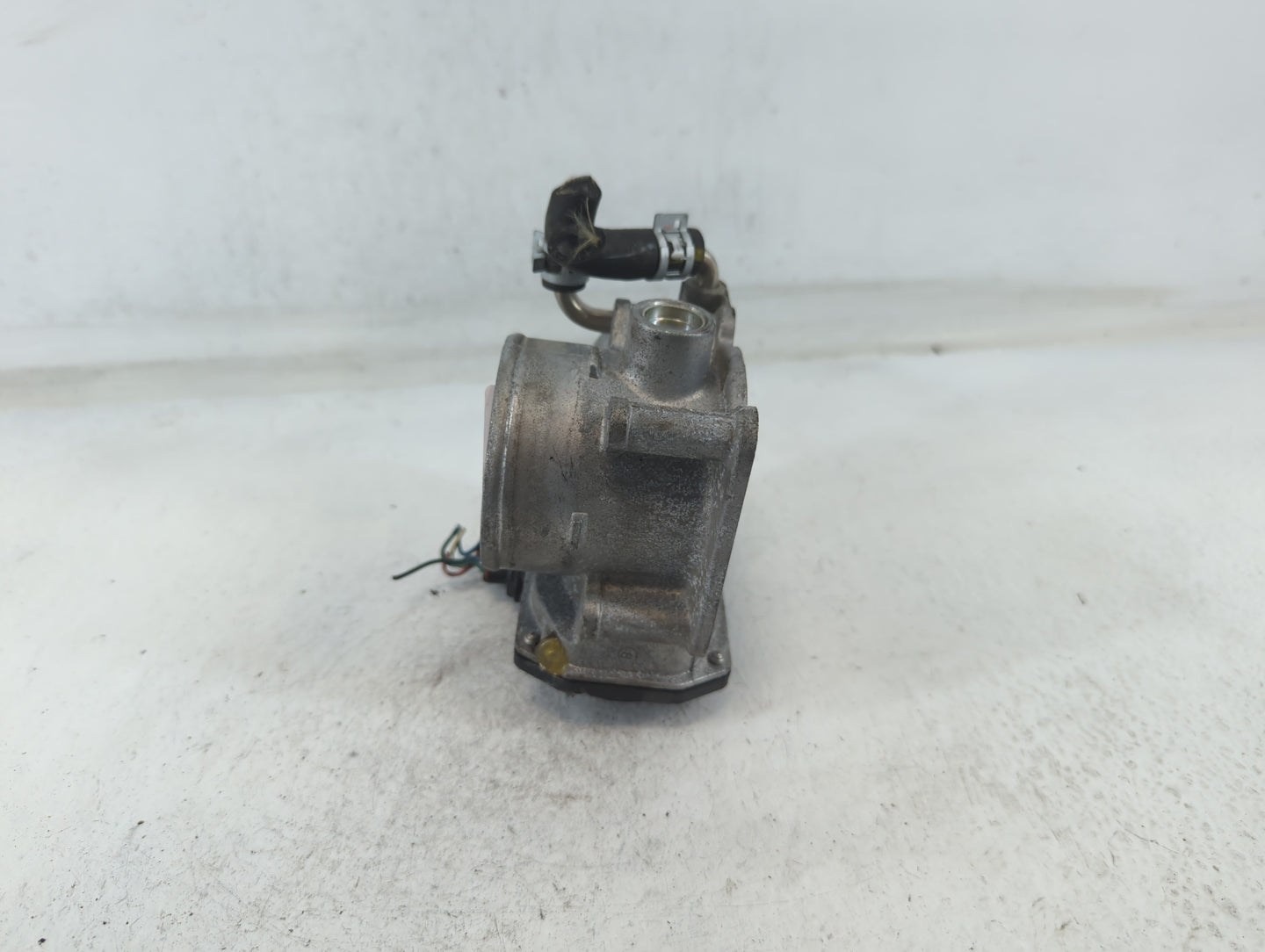 2005-2015 Toyota Tacoma Throttle Body P/N:22030-75020 Fits Fits 2005 2006 2007 2008 2009 2010 2011 2012 2013 2014 2015 OEM U