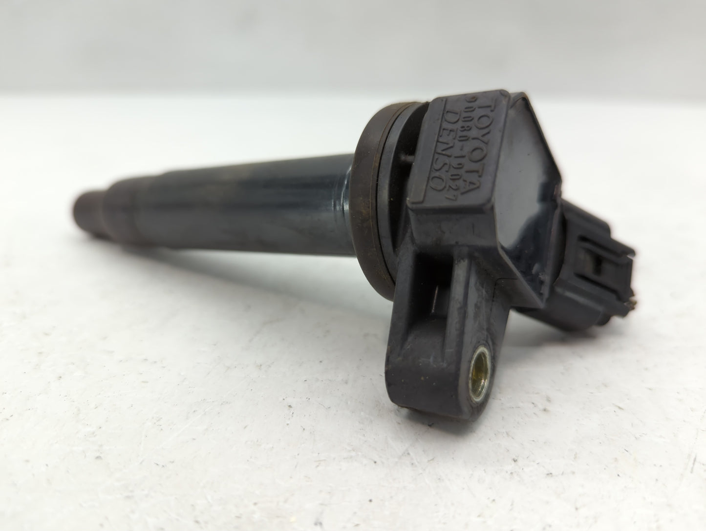 2000-2009 Toyota Tundra Ignition Coil Igniter Pack - Oemusedautoparts1.com