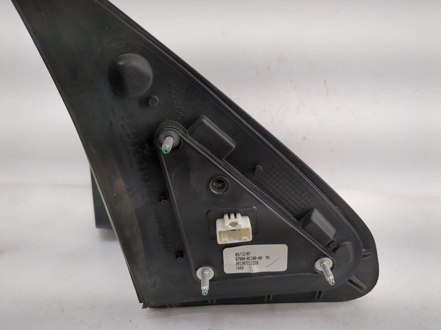 2007-2013 Toyota Tundra Passenger Right Side View Manual Door Mirror - Oemusedautoparts1.com