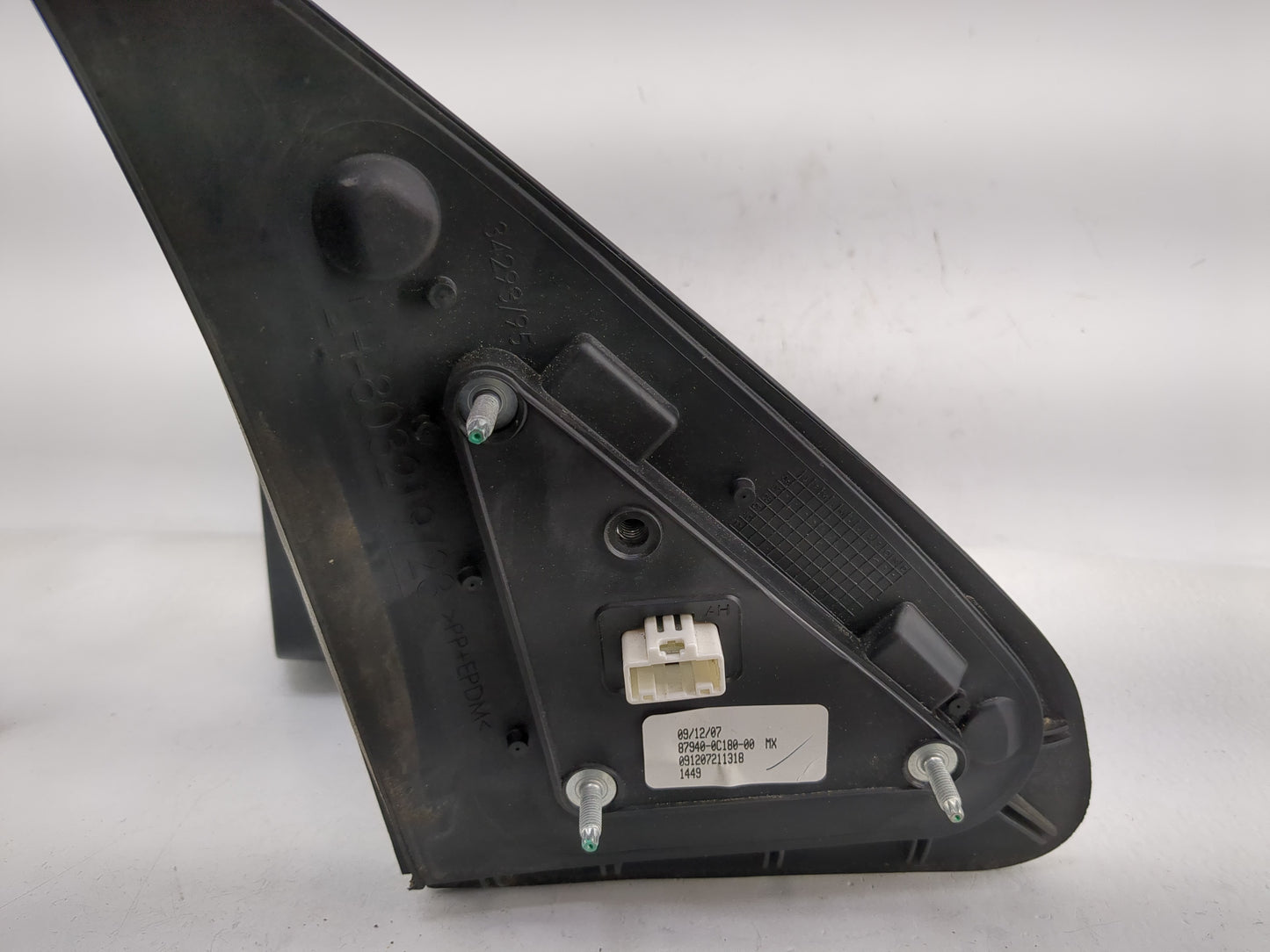 2007-2013 Toyota Tundra Passenger Right Side View Manual Door Mirror - Oemusedautoparts1.com