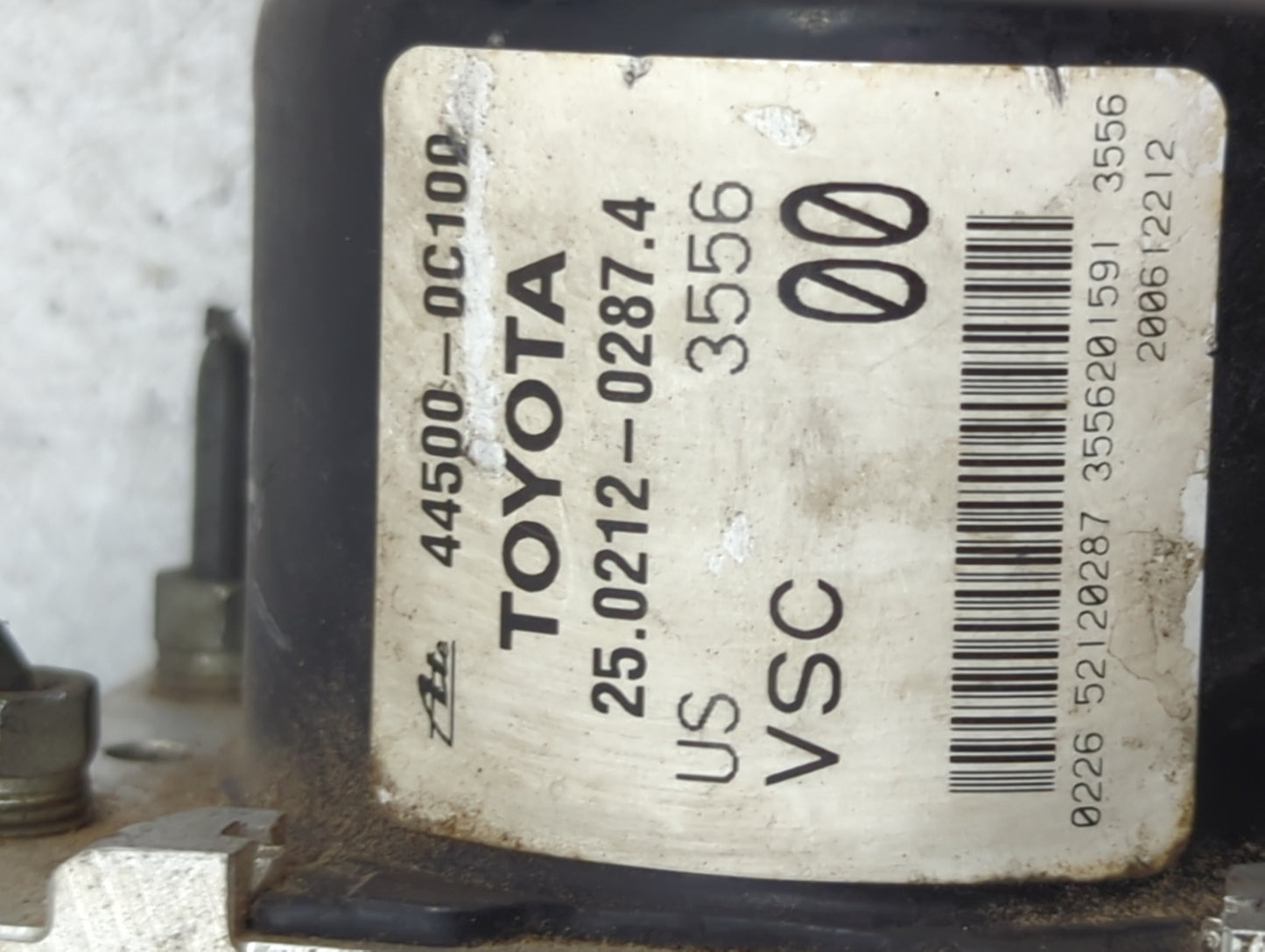 2007 Toyota Tundra ABS Pump Control Module Replacement P/N:44500-0C100 Fits OEM Used Auto Parts - Oemusedautoparts1.com