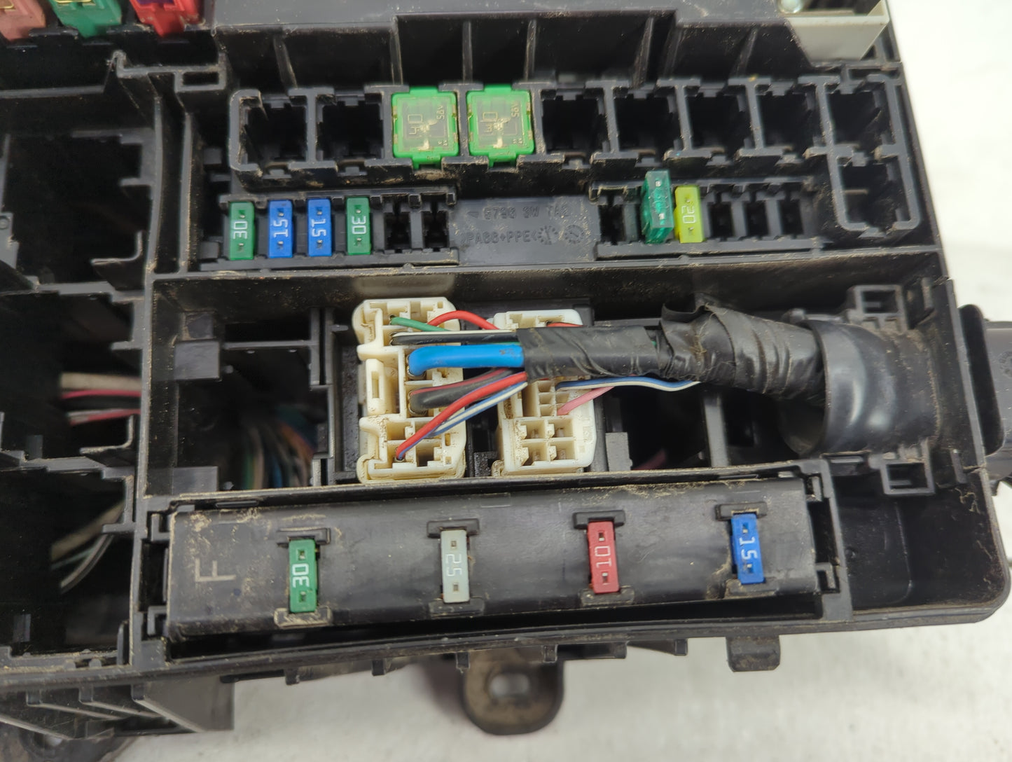 2007-2009 Toyota Tundra Fusebox Fuse Box Panel Relay Module P/N:82661-0C200 Fits Fits 2007 2008 2009 OEM Used Auto Parts - O