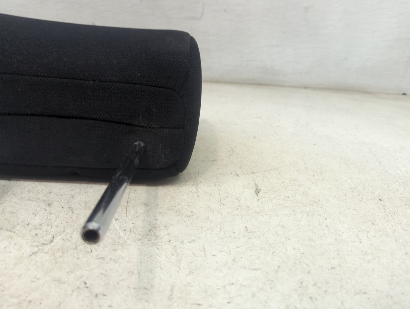 2007 Toyota Tundra Headrest Head Rest Front Driver Seat Black - Oemusedautoparts1.com