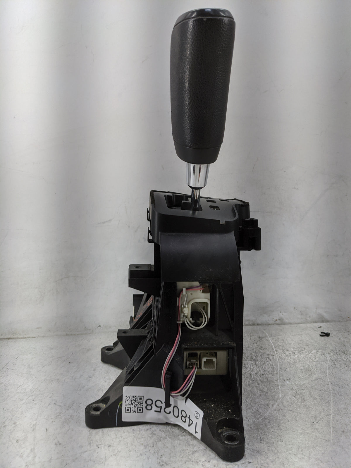 2007 Toyota Tundra Floor Console Assembly Shifter Black - Oemusedautoparts1.com