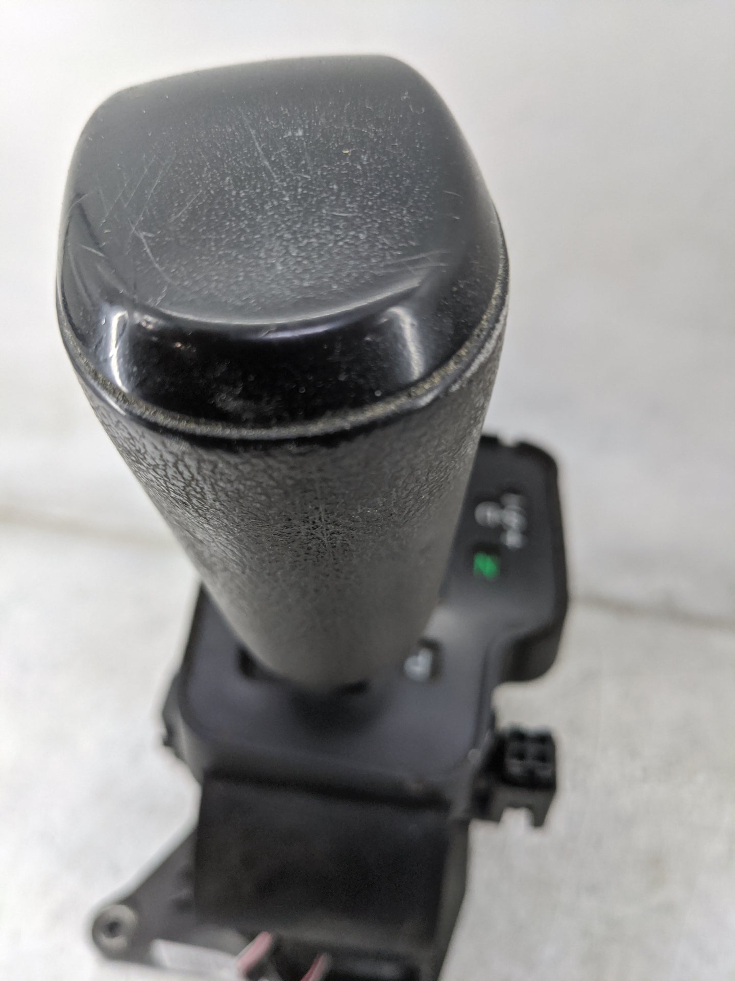 2007 Toyota Tundra Floor Console Assembly Shifter Black - Oemusedautoparts1.com