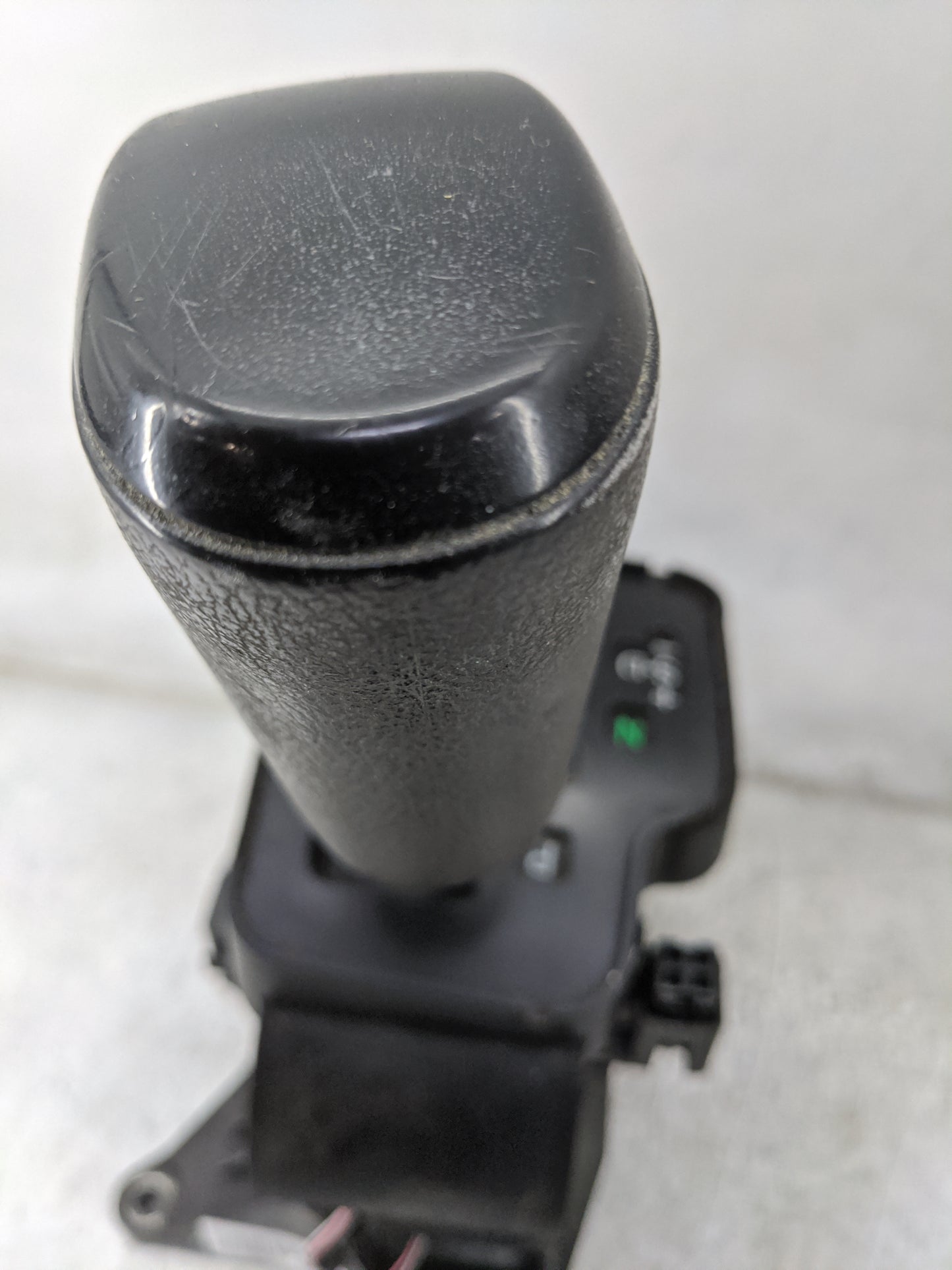 2007 Toyota Tundra Floor Console Assembly Shifter Black - Oemusedautoparts1.com