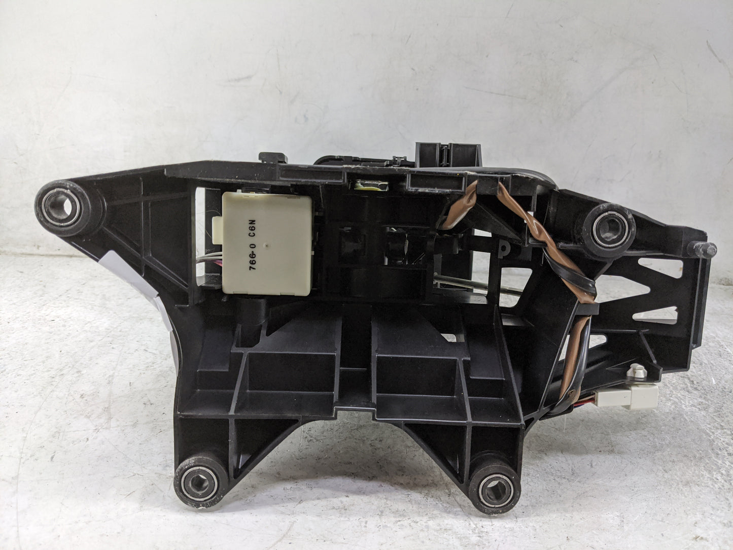 2007 Toyota Tundra Floor Console Assembly Shifter Black - Oemusedautoparts1.com