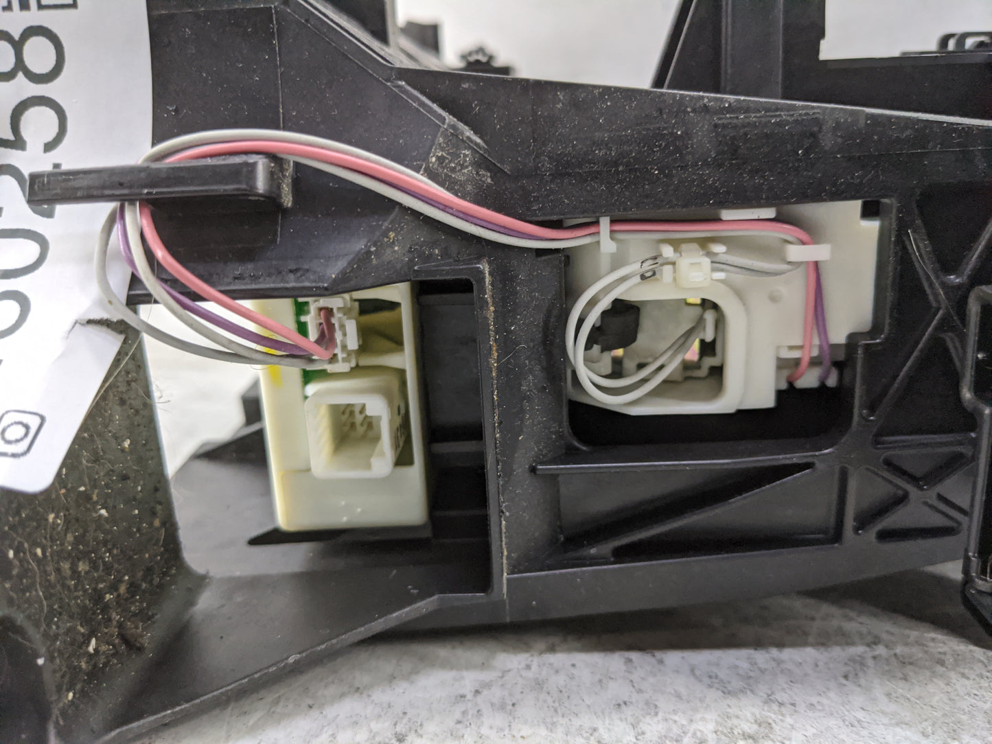 2007 Toyota Tundra Floor Console Assembly Shifter Black - Oemusedautoparts1.com