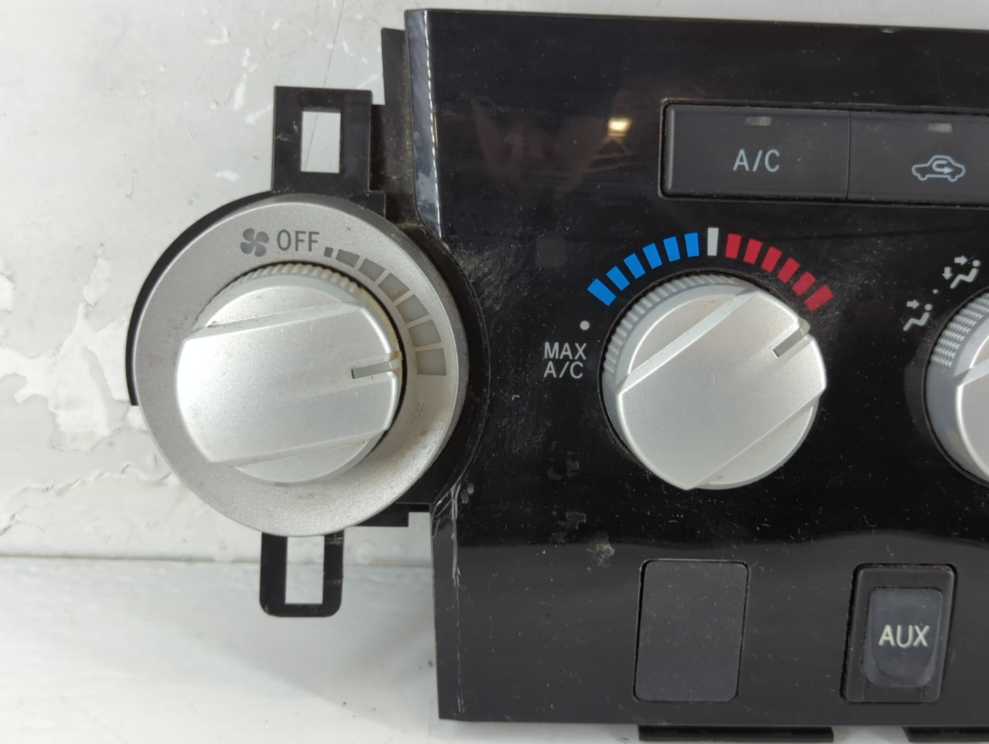 2007 Toyota Tundra Climate Control Module Temperature AC/Heater Replacement P/N:84010-0CC10 Fits OEM Used Auto Parts - Oemus