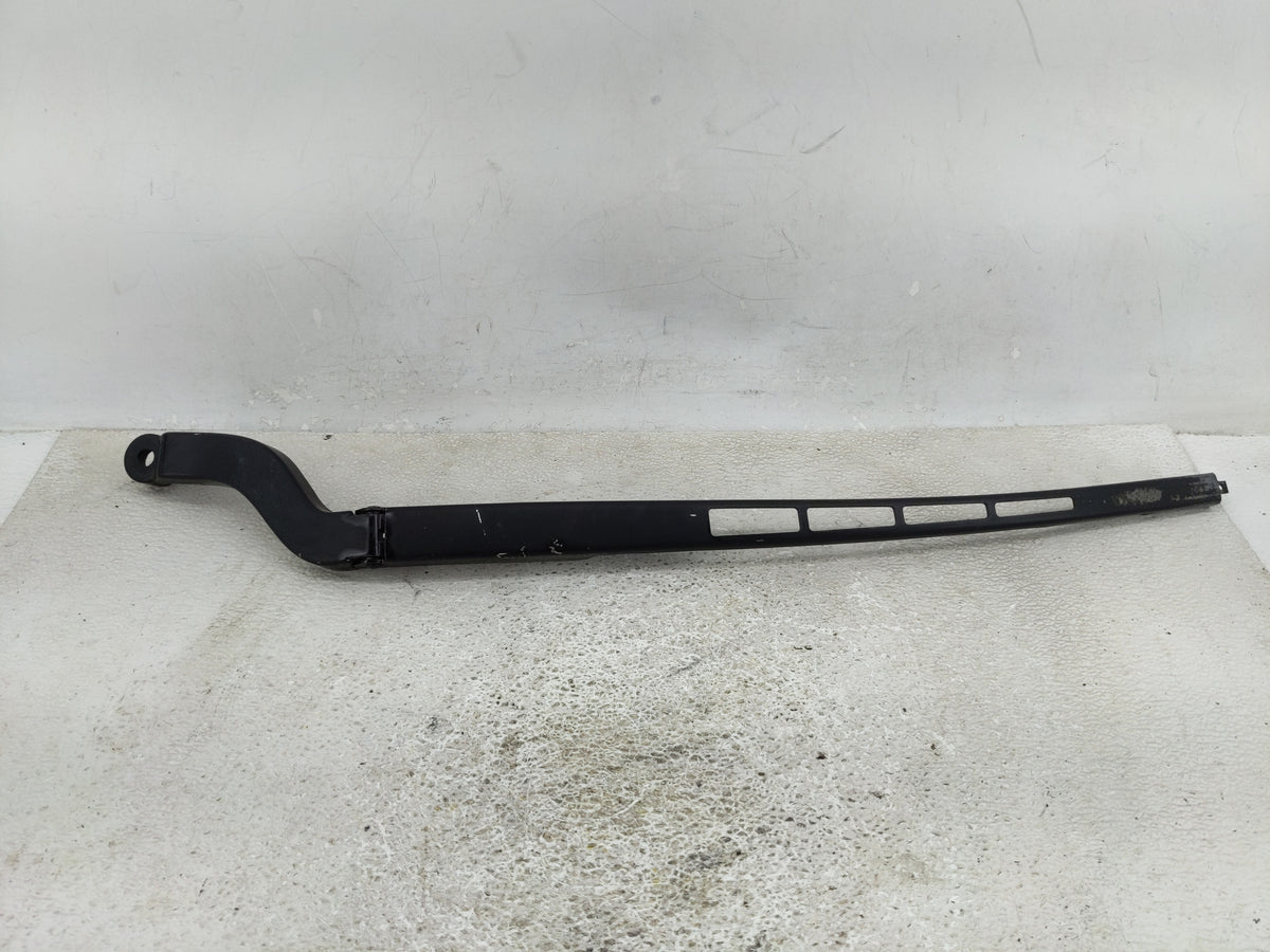 2007 Toyota Tundra Front Drivers Wiper Arm Oem Black - Oemusedautoparts1.com