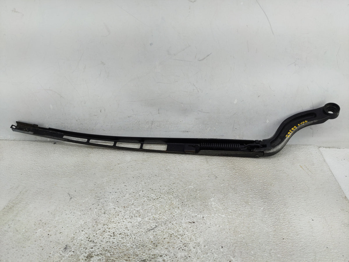 2007 Toyota Tundra Front Drivers Wiper Arm Oem Black - Oemusedautoparts1.com