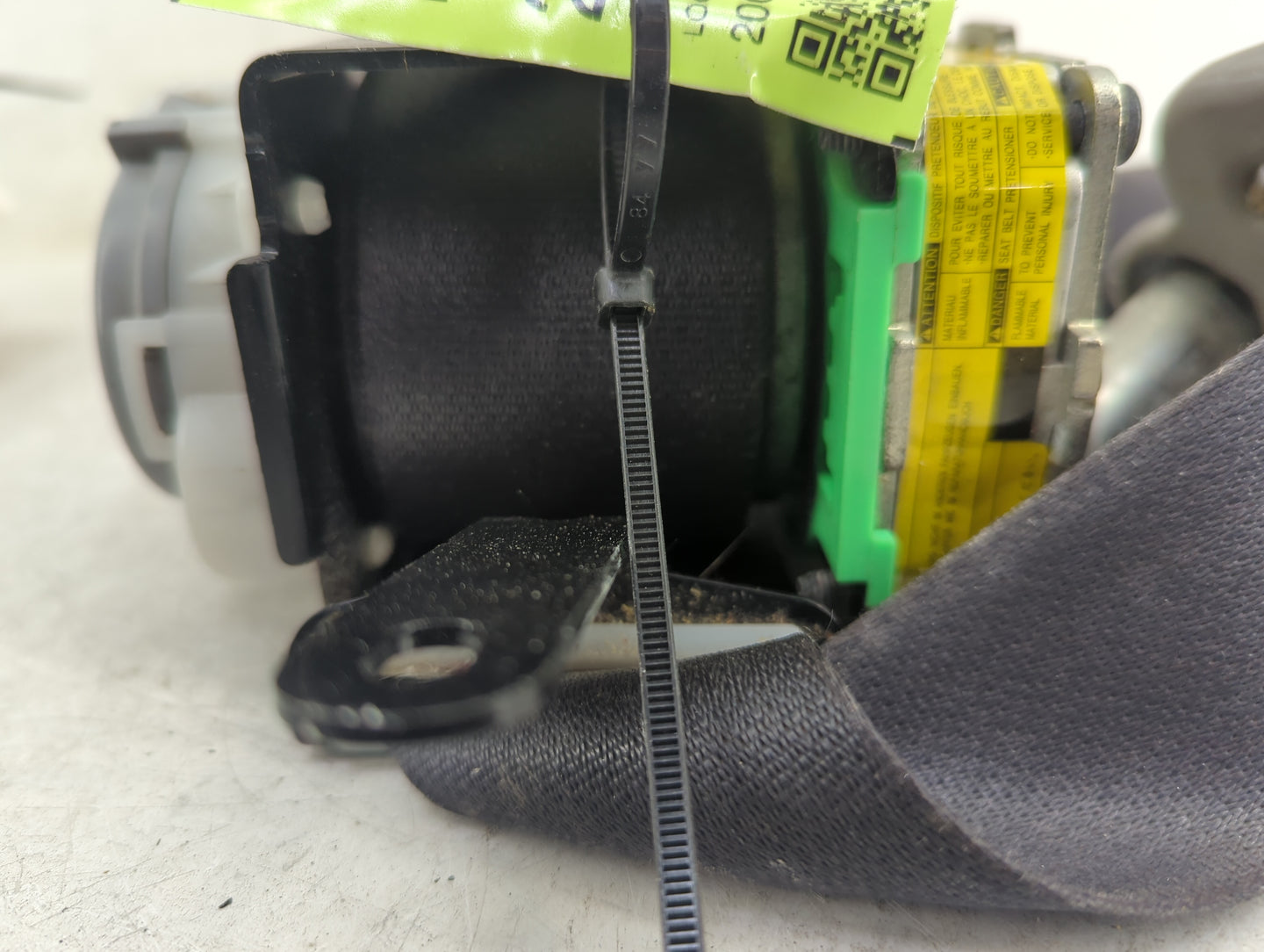 2006-2011 Toyota Yaris Drvier Front Seatbelt Retractor - Oemusedautoparts1.com