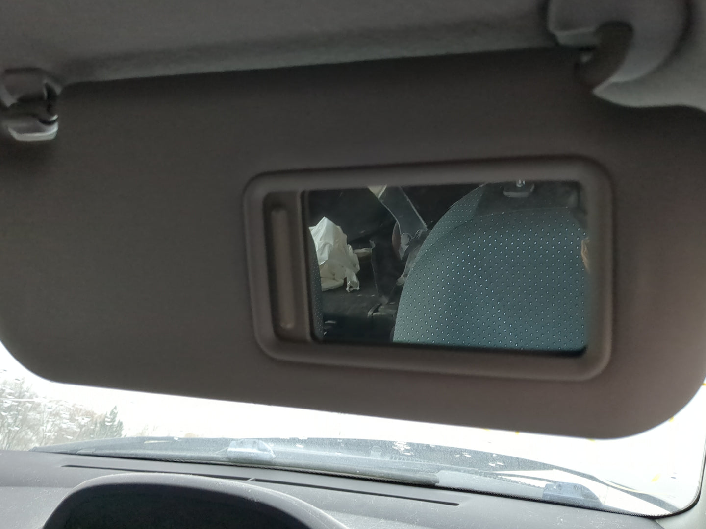 2006-2007 Toyota Yaris Sun Visor Shade Replacement Passenger Right Mirror Fits Fits 2006 2007 OEM Used Auto Parts - Oemuseda