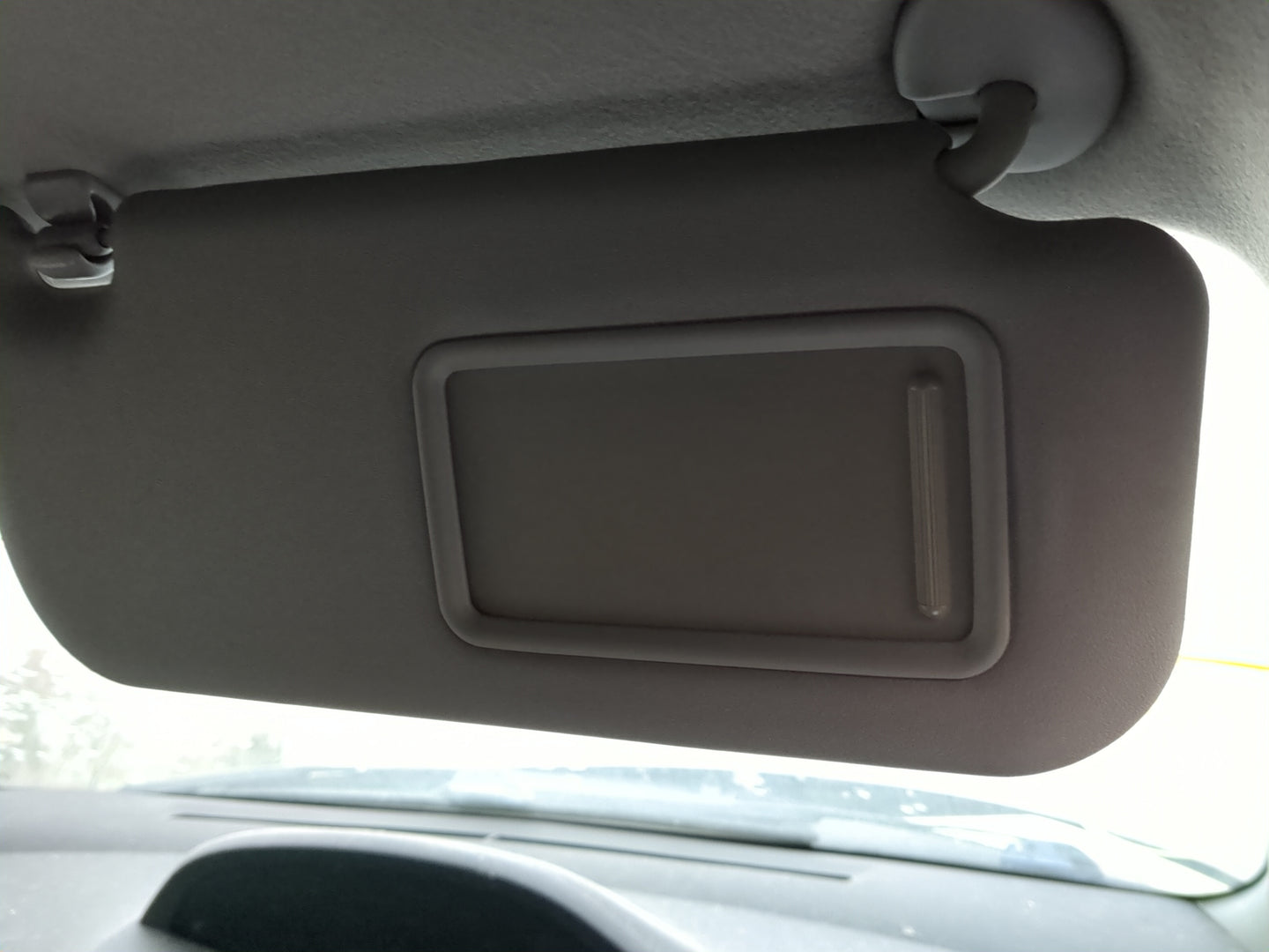 2006-2007 Toyota Yaris Sun Visor Shade Replacement Passenger Right Mirror Fits Fits 2006 2007 OEM Used Auto Parts - Oemuseda