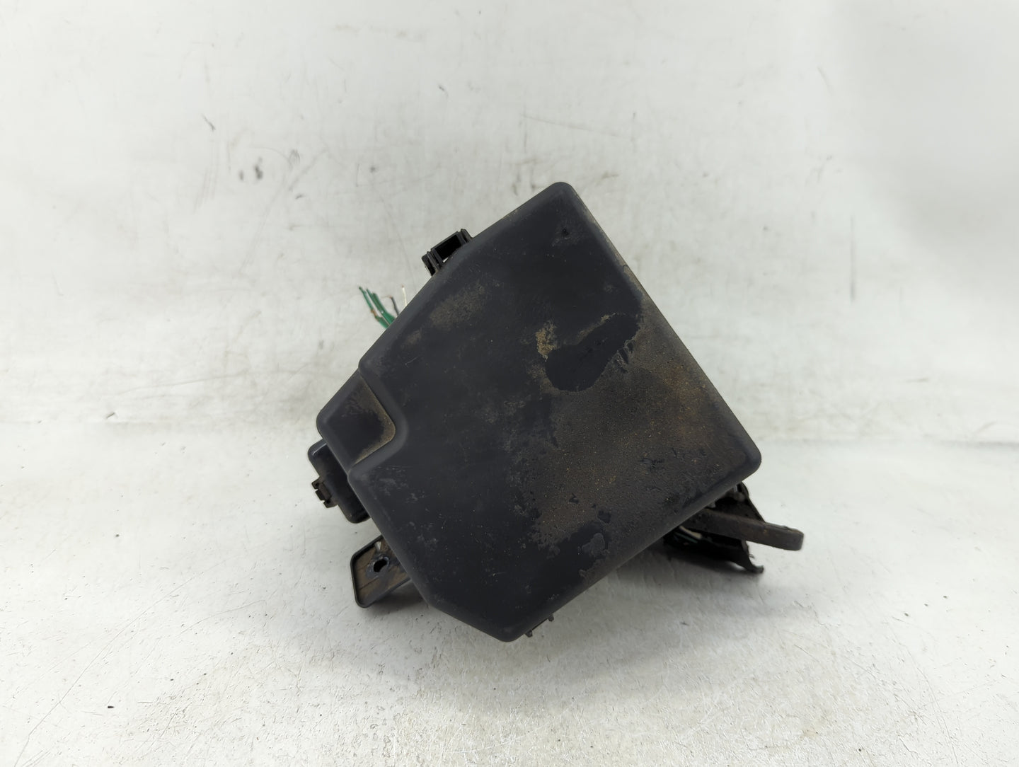 2006-2011 Toyota Yaris Fusebox Fuse Box Panel Relay Module P/N:82662-52301 Fits Fits 2006 2007 2008 2009 2010 2011 OEM Used 
