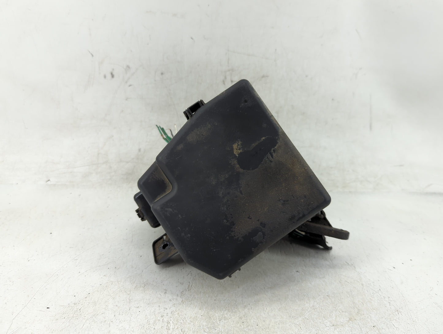 2006-2011 Toyota Yaris Fusebox Fuse Box Panel Relay Module P/N:82662-52301 Fits Fits 2006 2007 2008 2009 2010 2011 OEM Used 