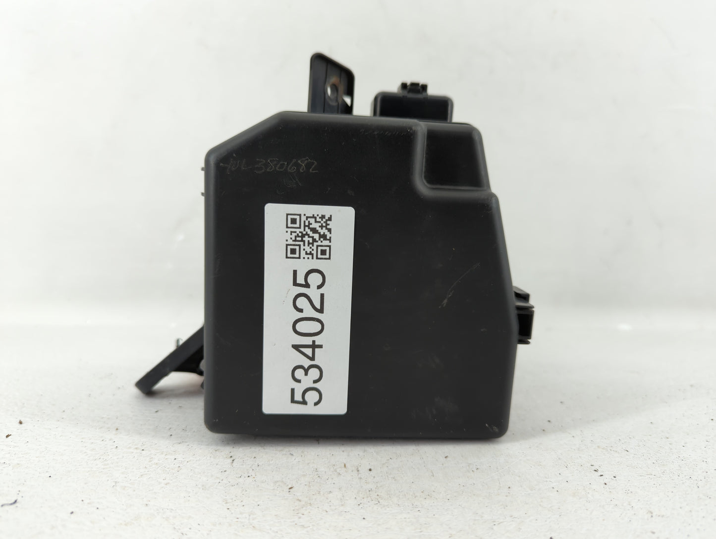 2006-2011 Toyota Yaris Fusebox Fuse Box Panel Relay Module P/N:82662-52301 Fits Fits 2006 2007 2008 2009 2010 2011 OEM Used 