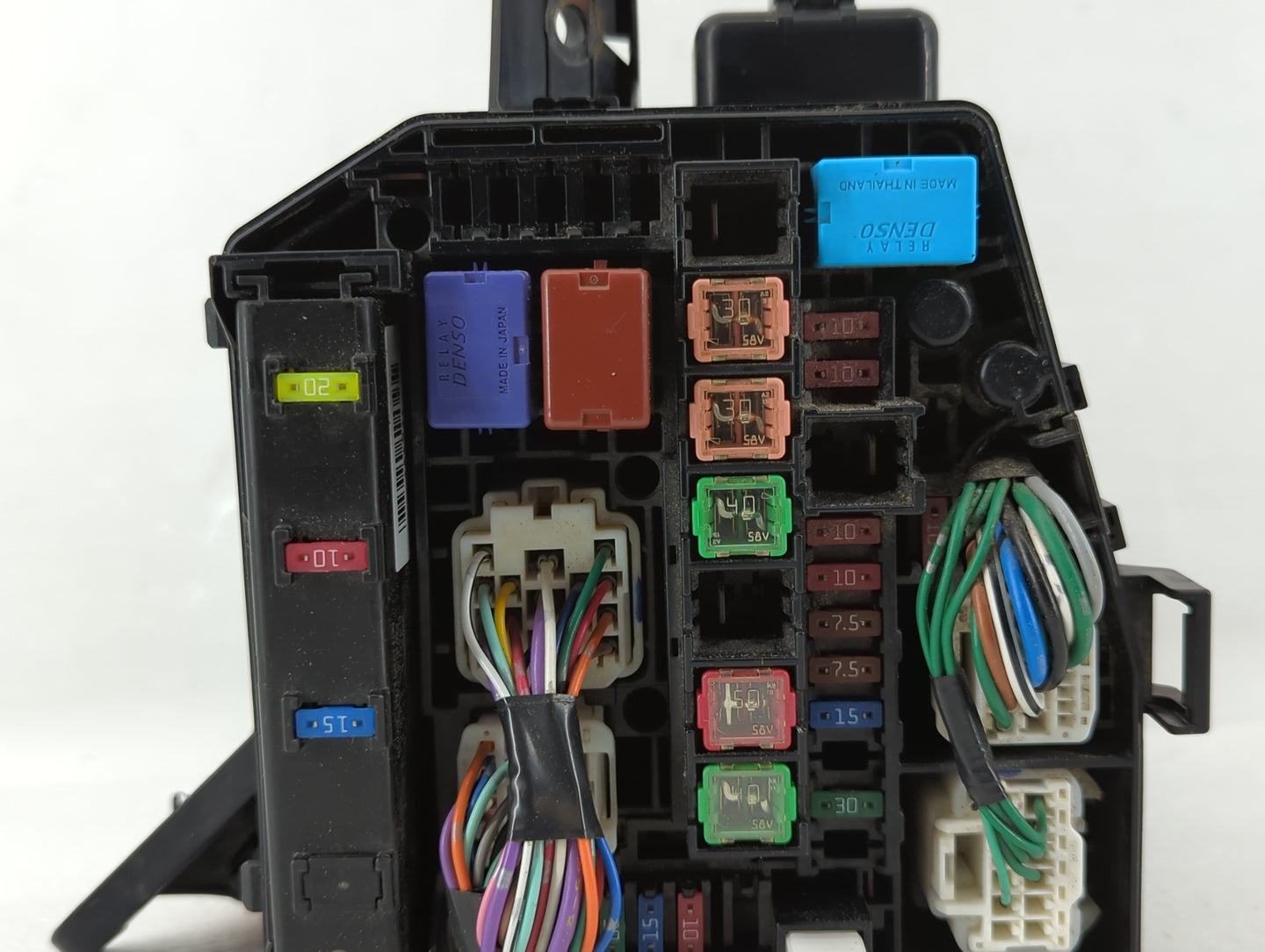 2006-2011 Toyota Yaris Fusebox Fuse Box Panel Relay Module P/N:82662-52301 Fits Fits 2006 2007 2008 2009 2010 2011 OEM Used 