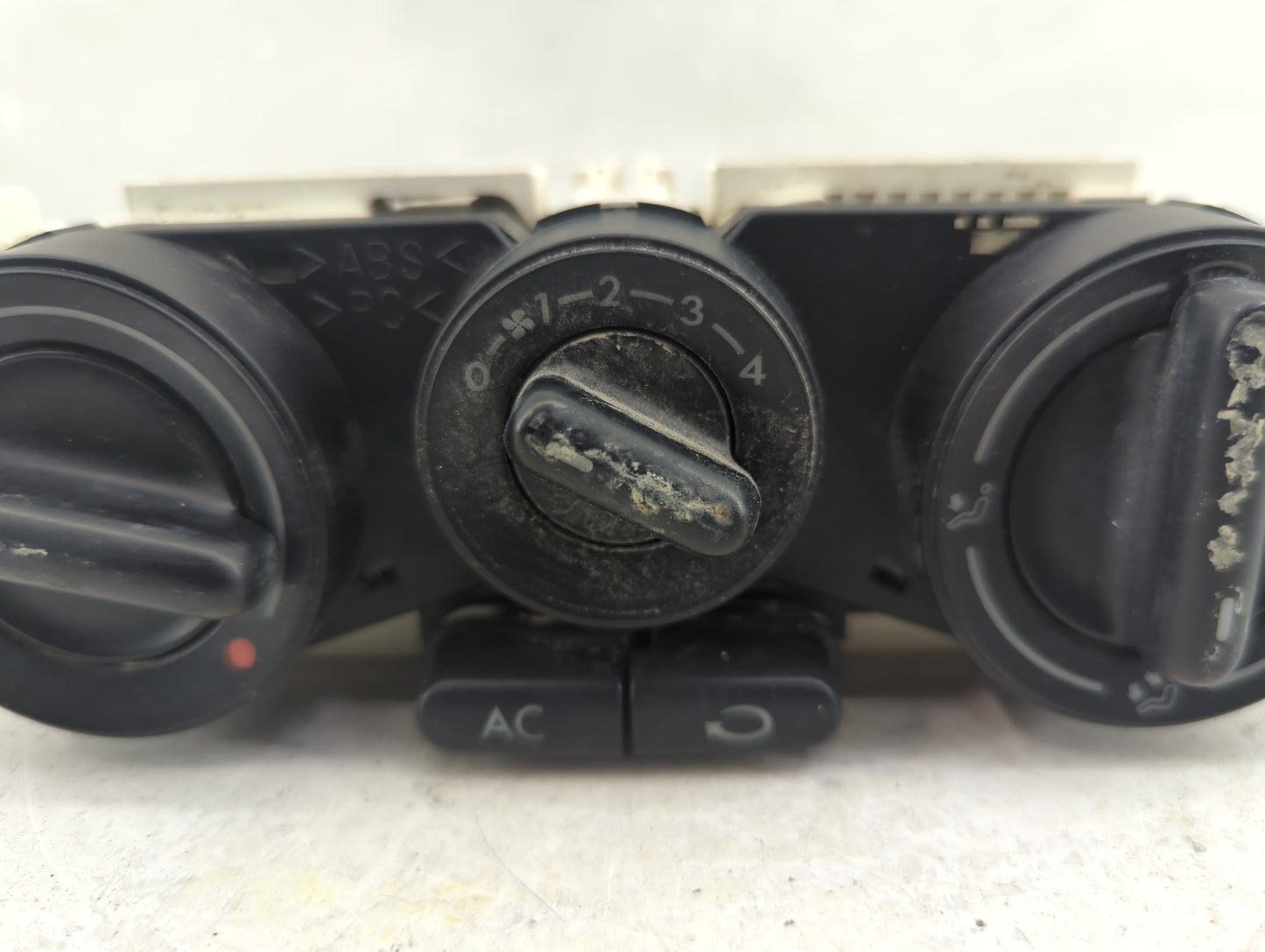 1998-2010 Volkswagen Beetle Climate Control Module Temperature AC/Heater Replacement Fits OEM Used Auto Parts - Oemusedautop
