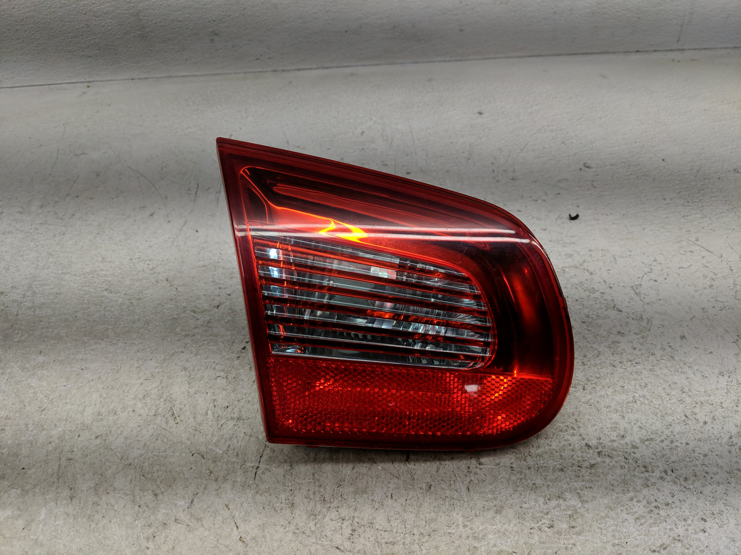 2007-2011 Volkswagen Eos Tail Light Assembly Driver Left OEM P/N:1Q0945093A Fits Fits 2007 2008 2009 2010 2011 OEM Used Auto