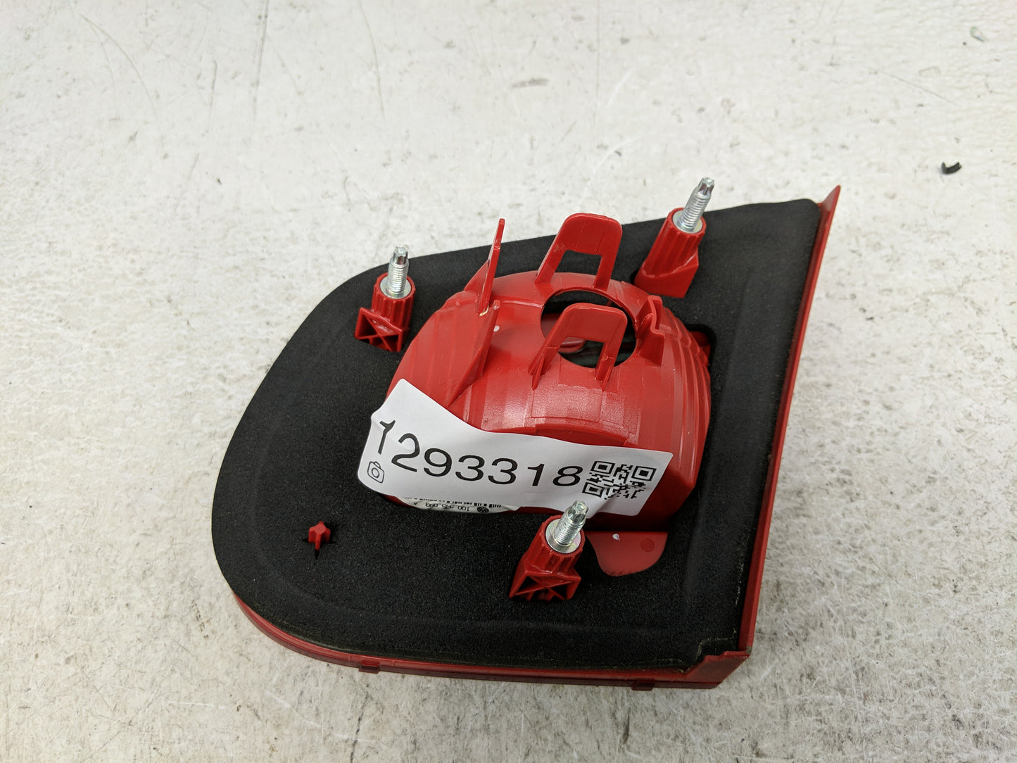 2007-2011 Volkswagen Eos Tail Light Assembly Driver Left OEM P/N:1Q0945093A Fits Fits 2007 2008 2009 2010 2011 OEM Used Auto