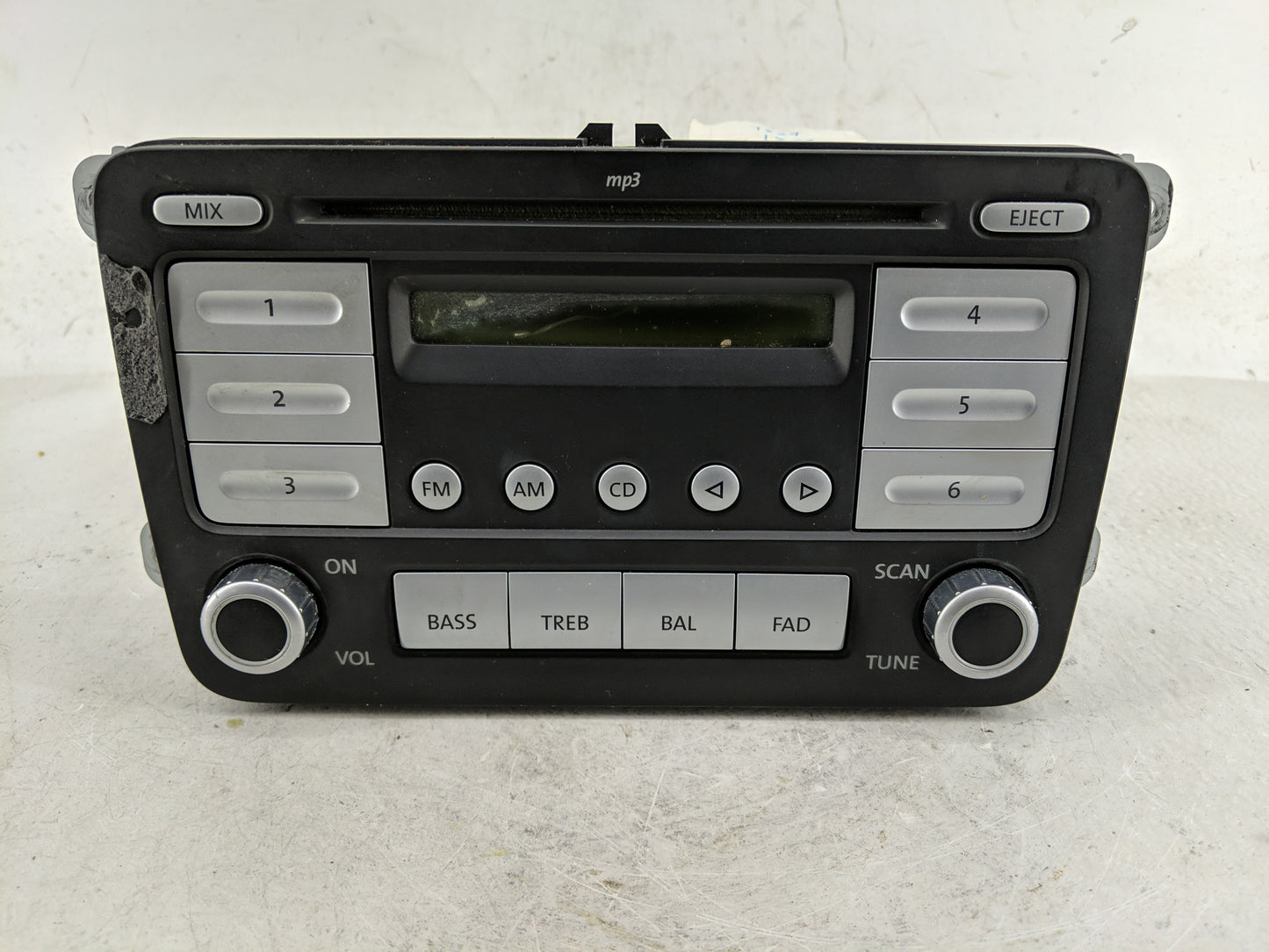 2007-2009 Volkswagen Eos Radio AM FM Cd Player Receiver Replacement Fits Fits 2006 2007 2008 2009 OEM Used Auto Parts - Oemu
