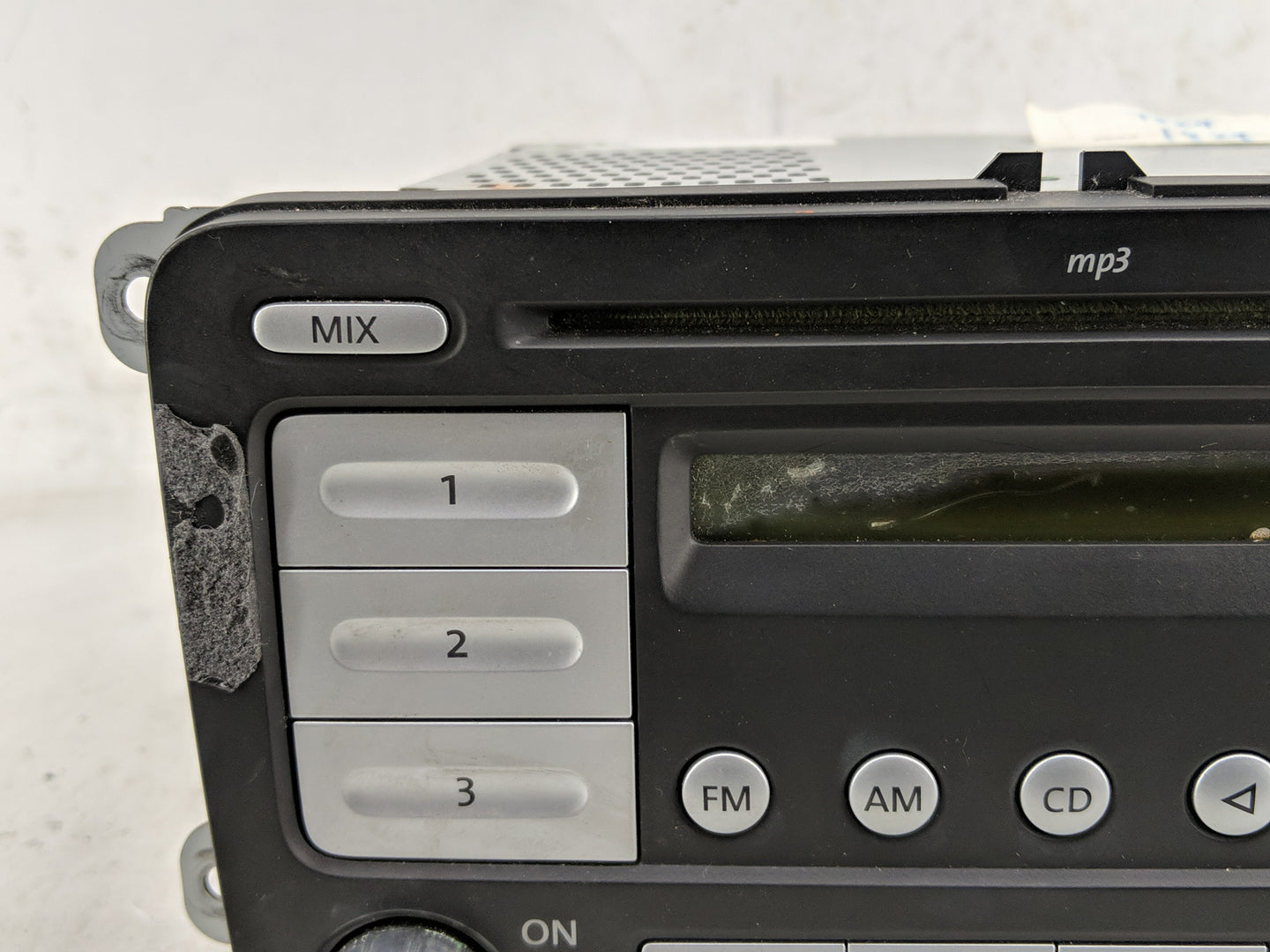 2007-2009 Volkswagen Eos Radio AM FM Cd Player Receiver Replacement Fits Fits 2006 2007 2008 2009 OEM Used Auto Parts - Oemu