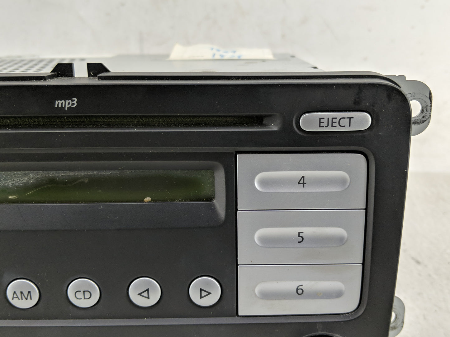 2007-2009 Volkswagen Eos Radio AM FM Cd Player Receiver Replacement Fits Fits 2006 2007 2008 2009 OEM Used Auto Parts - Oemu