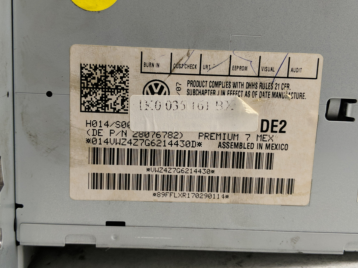 2007-2009 Volkswagen Eos Radio AM FM Cd Player Receiver Replacement Fits Fits 2006 2007 2008 2009 OEM Used Auto Parts - Oemu