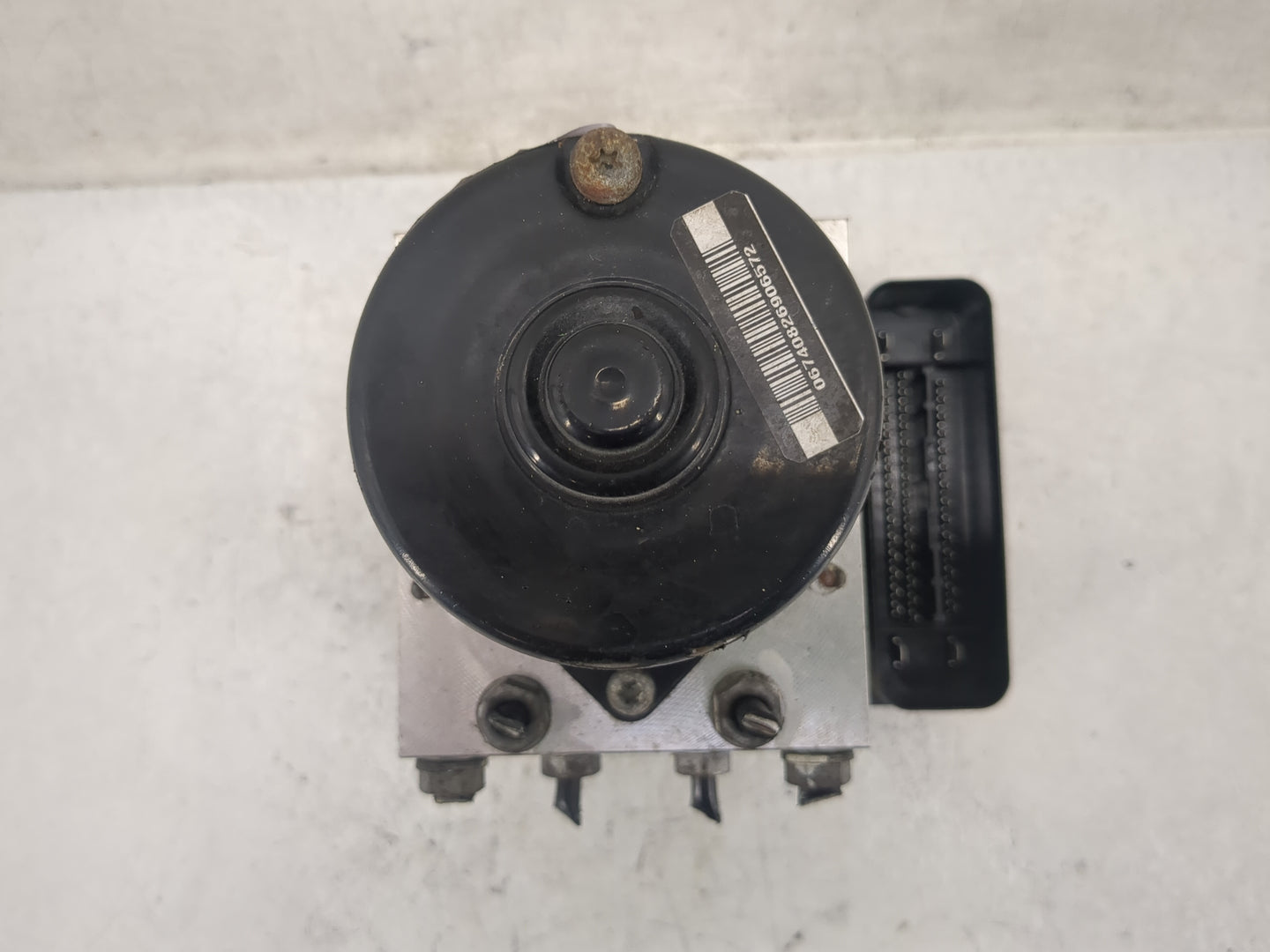 2007-2008 Volkswagen Eos ABS Pump Control Module Replacement P/N:1K0 614 517 AE 1K0 907 379 AC Fits Fits 2006 2007 2008 OEM 