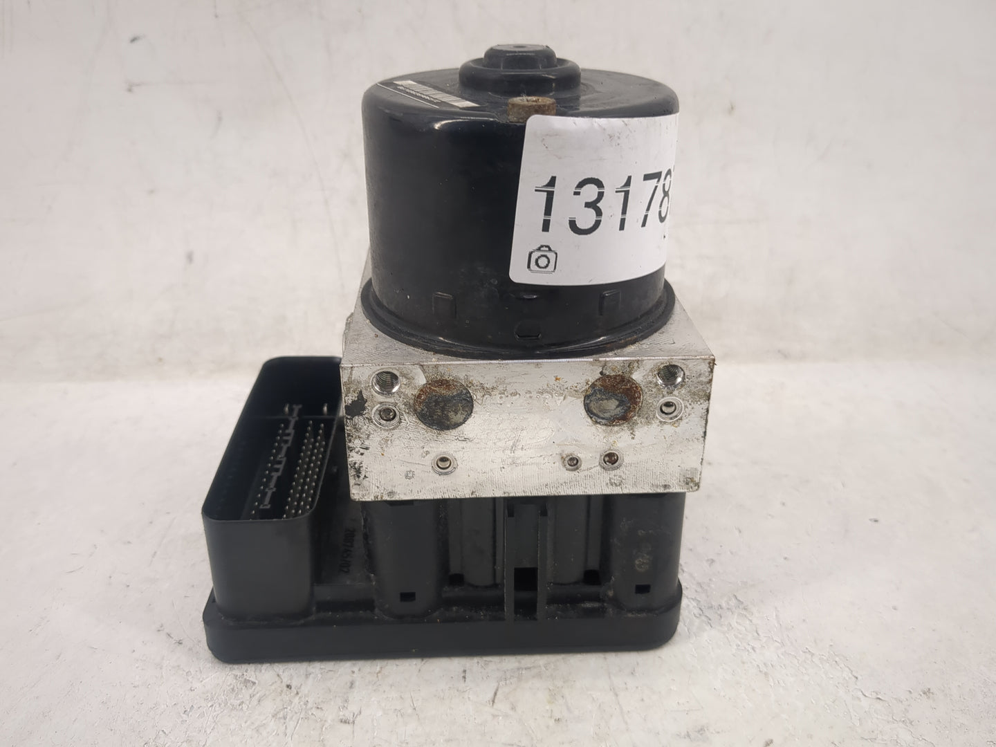 2007-2008 Volkswagen Eos ABS Pump Control Module Replacement P/N:1K0 614 517 AE 1K0 907 379 AC Fits Fits 2006 2007 2008 OEM 