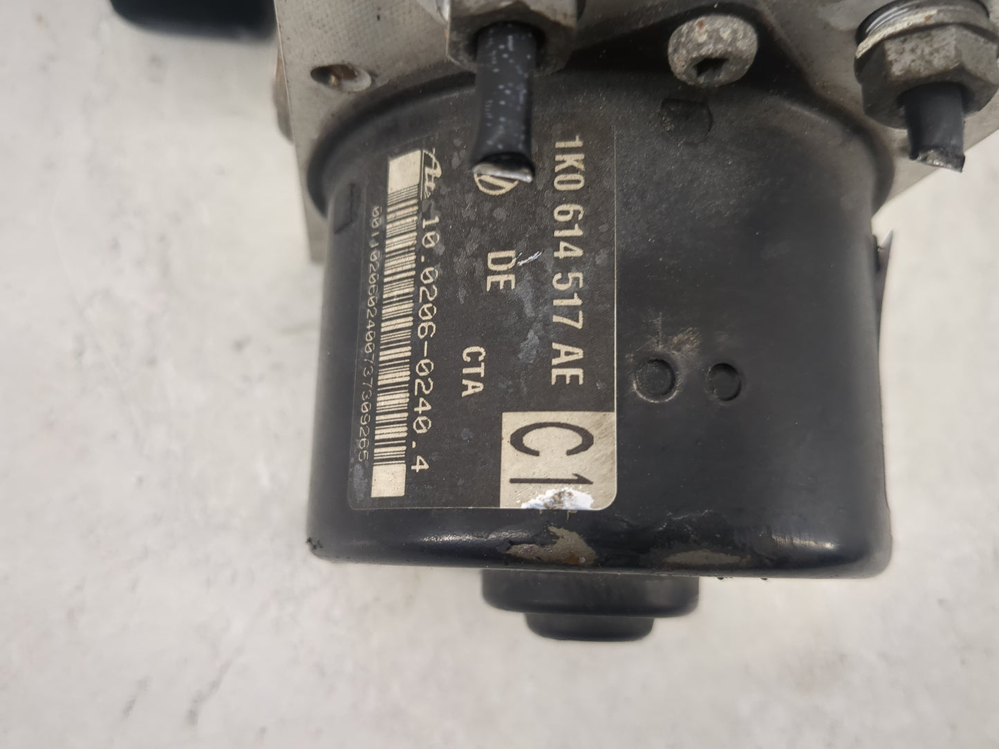 2007-2008 Volkswagen Eos ABS Pump Control Module Replacement P/N:1K0 614 517 AE 1K0 907 379 AC Fits Fits 2006 2007 2008 OEM 