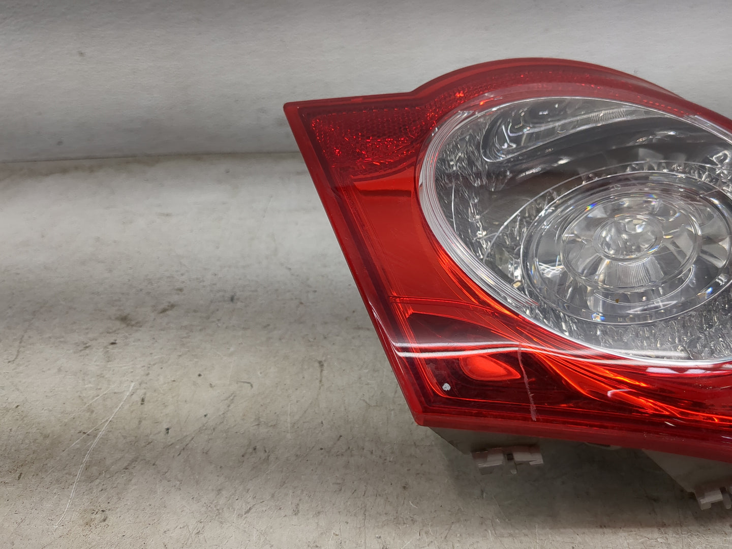 2007 Volkswagen Eos Driver Left Side Deck Lid Mounted Tail Light - Oemusedautoparts1.com