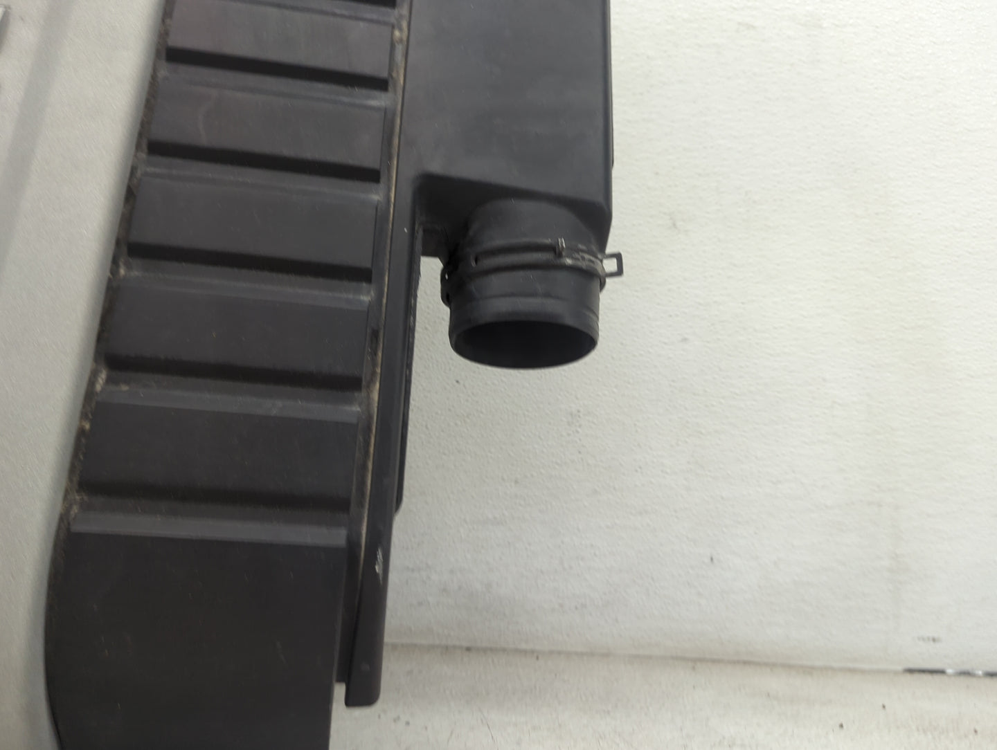 2007 Volkswagen Eos Engine Cover - Oemusedautoparts1.com