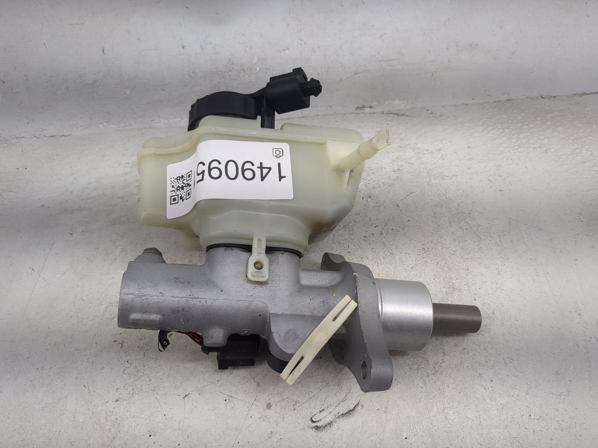 2007-2016 Volkswagen Eos Brake Master Cylinder - Oemusedautoparts1.com