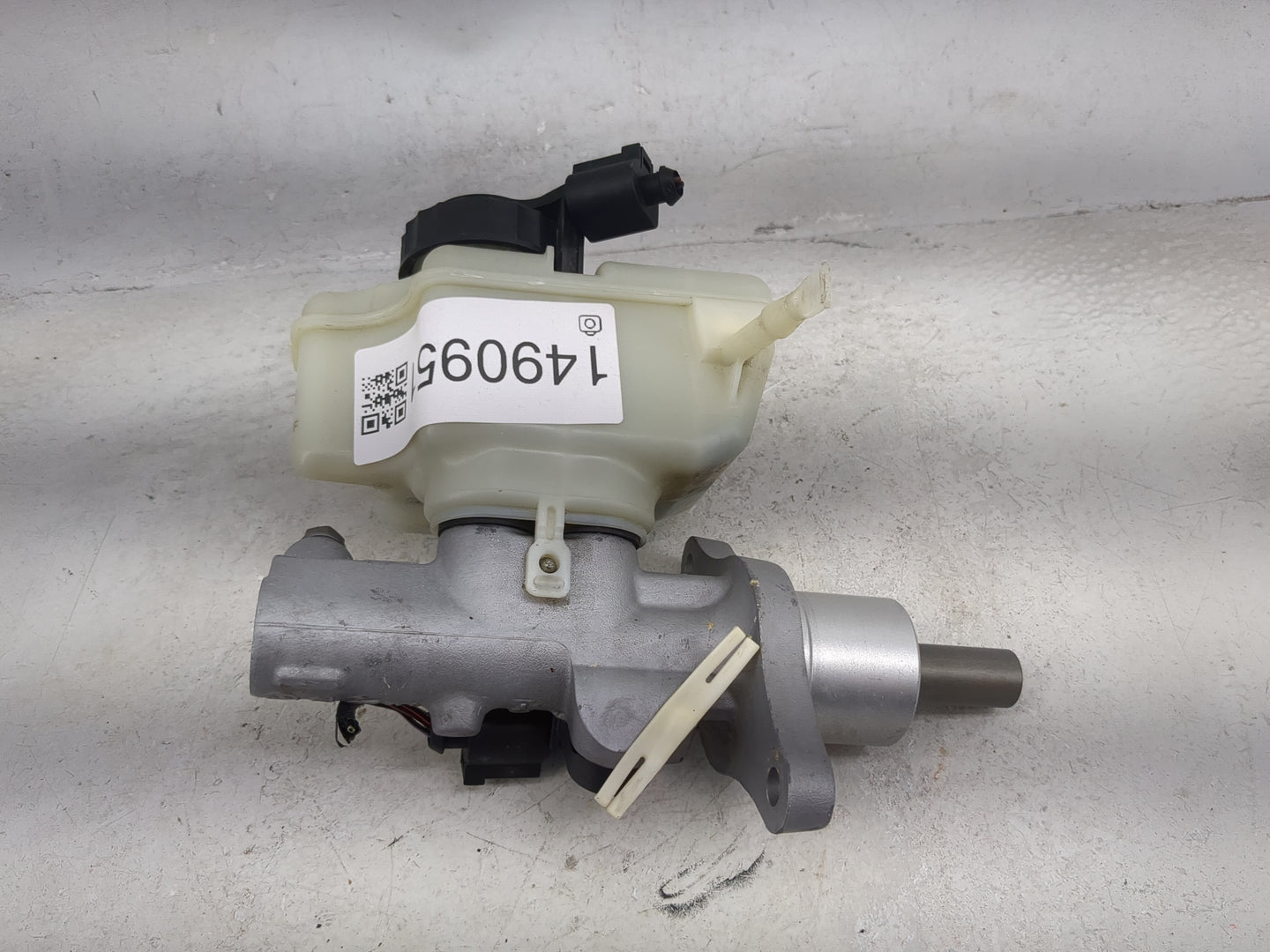 2007-2016 Volkswagen Eos Brake Master Cylinder - Oemusedautoparts1.com