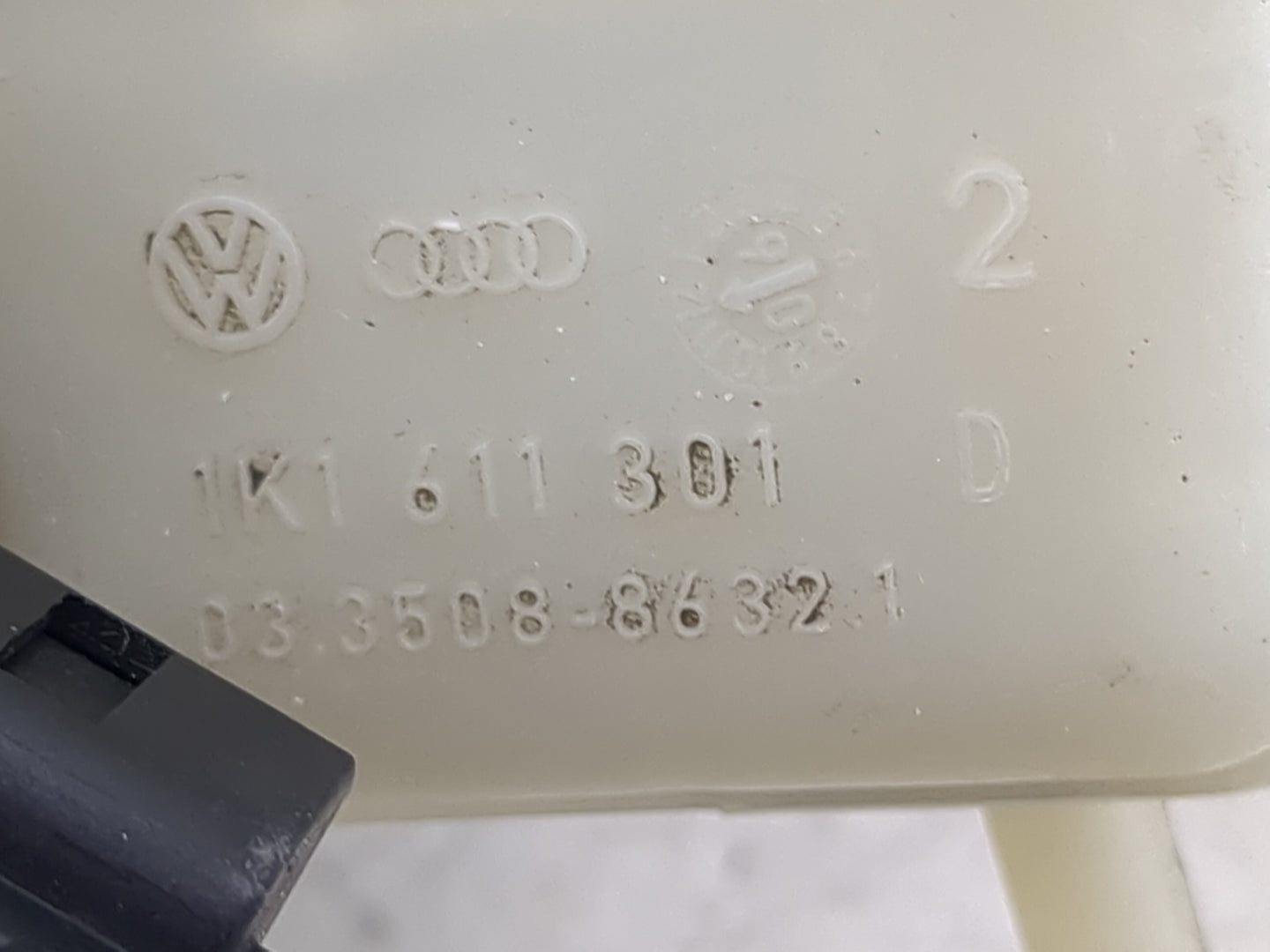 2007-2016 Volkswagen Eos Brake Master Cylinder - Oemusedautoparts1.com
