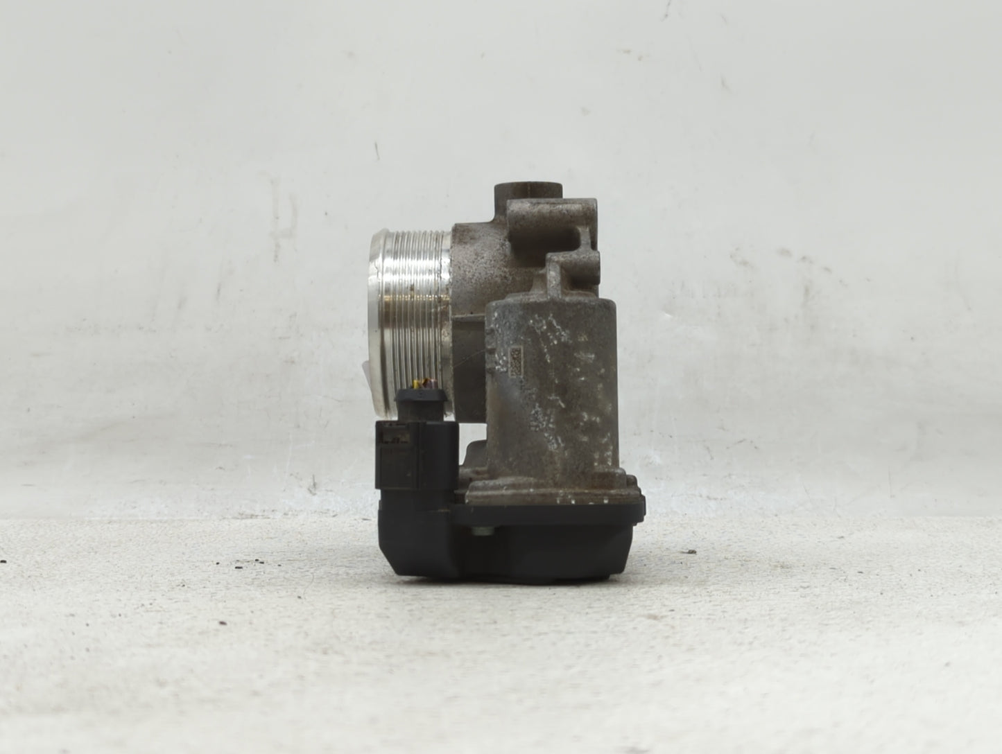 2007-2016 Volkswagen Eos Throttle Body P/N:06F 133 062 G 06F 133 062 Q Fits OEM Used Auto Parts - Oemusedautoparts1.com