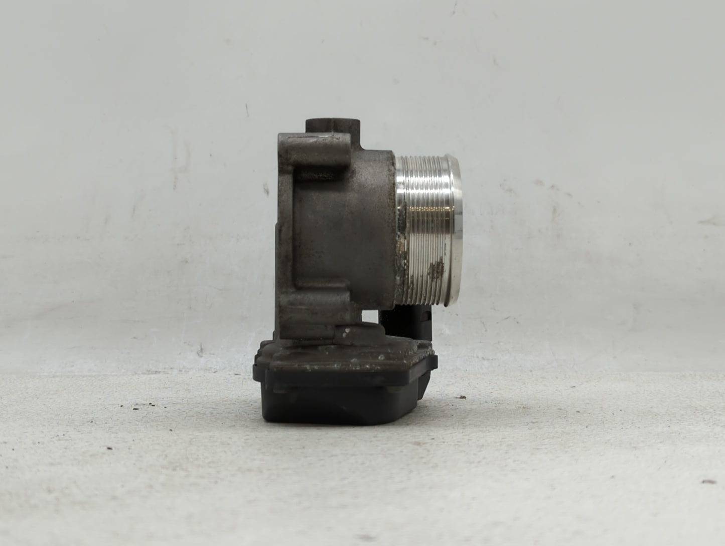 2007-2016 Volkswagen Eos Throttle Body P/N:06F 133 062 G 06F 133 062 Q Fits OEM Used Auto Parts - Oemusedautoparts1.com