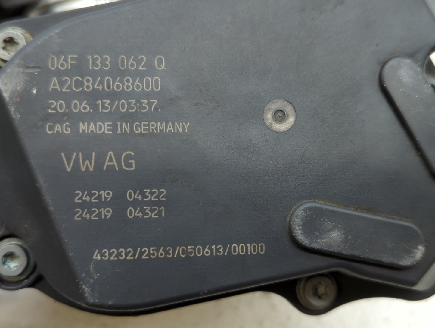 2007-2016 Volkswagen Eos Throttle Body P/N:06F 133 062 G 06F 133 062 Q Fits OEM Used Auto Parts - Oemusedautoparts1.com