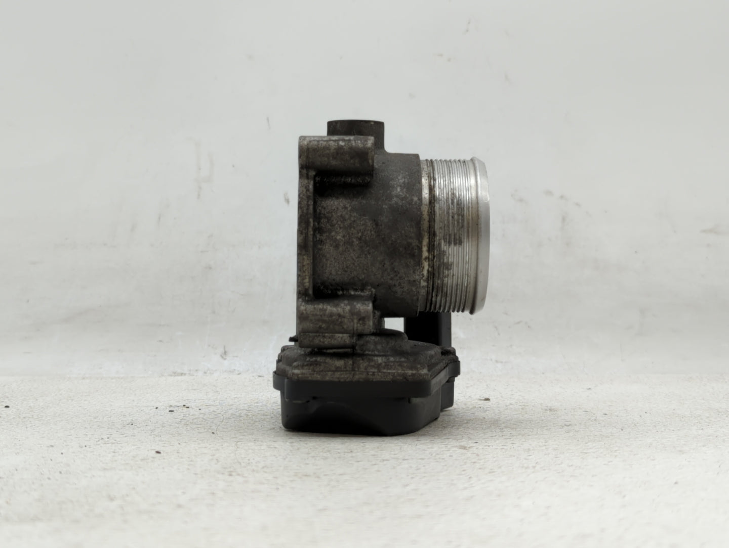 2007-2016 Volkswagen Eos Throttle Body P/N:06F 133 062 G 06F 133 062 Q Fits OEM Used Auto Parts - Oemusedautoparts1.com